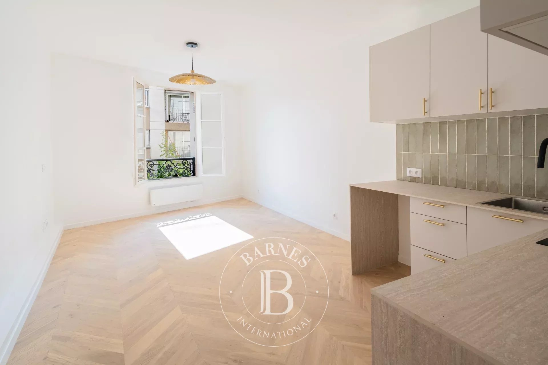 Apartment Paris 75020