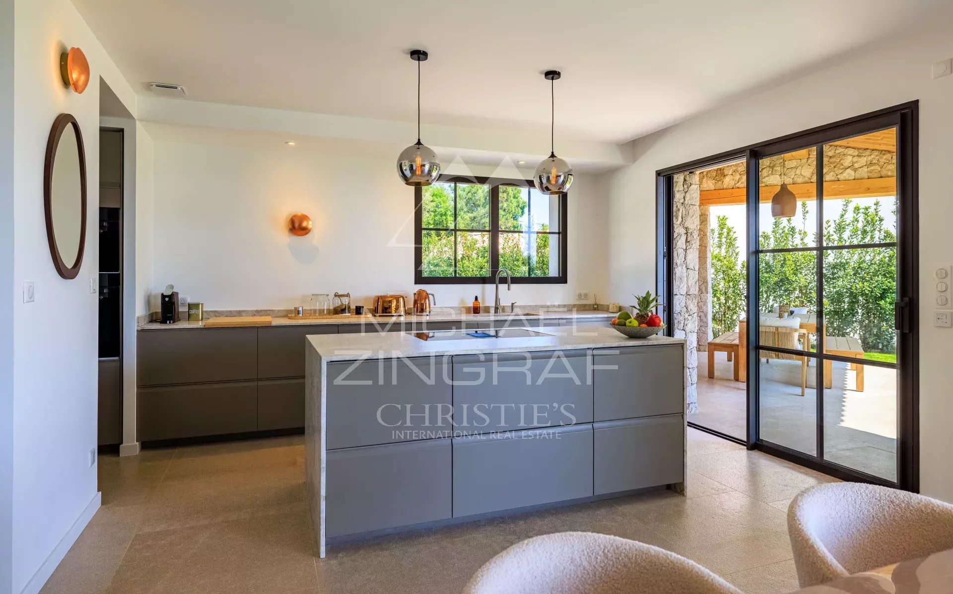 4 Bedroom Villa/Townhouse's Image 4