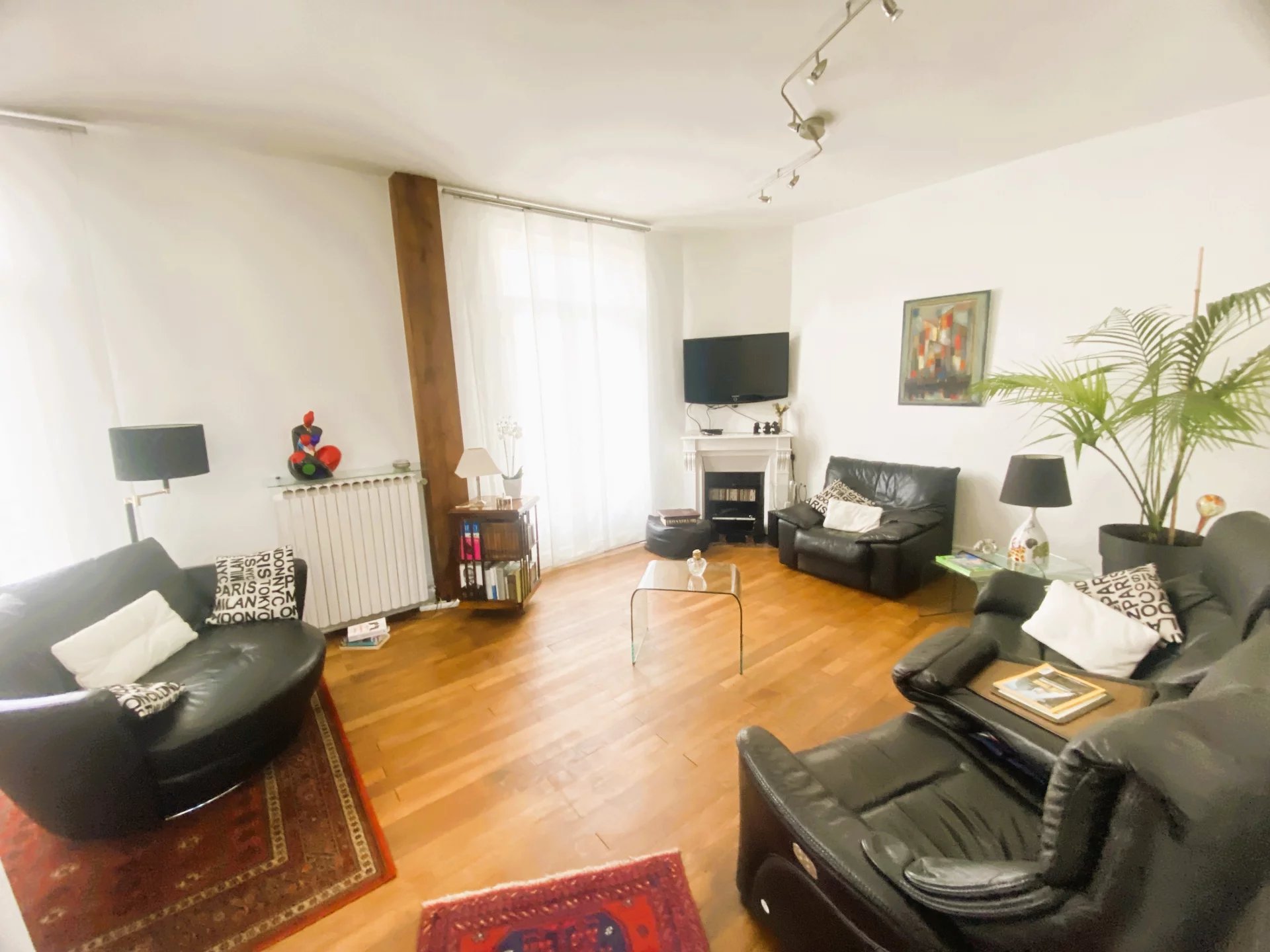 03200 VICHY MAISON DE VILLE FAMILLIALE 7 PIÈCES AVEC COUR -TERRASSE AVEC CAVE -CENTRE VILLE -