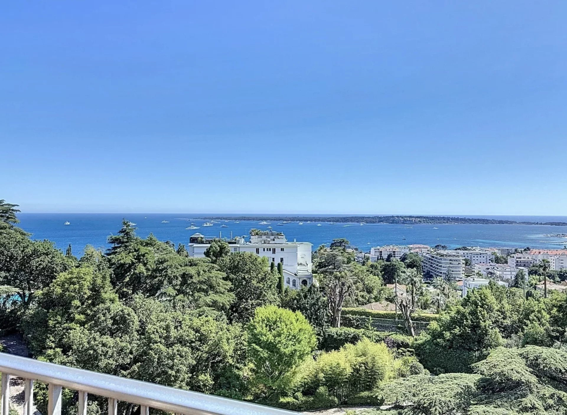 CANNES - Californie - Appartement 155 m² - 3 chambres - Terrasse - vue mer