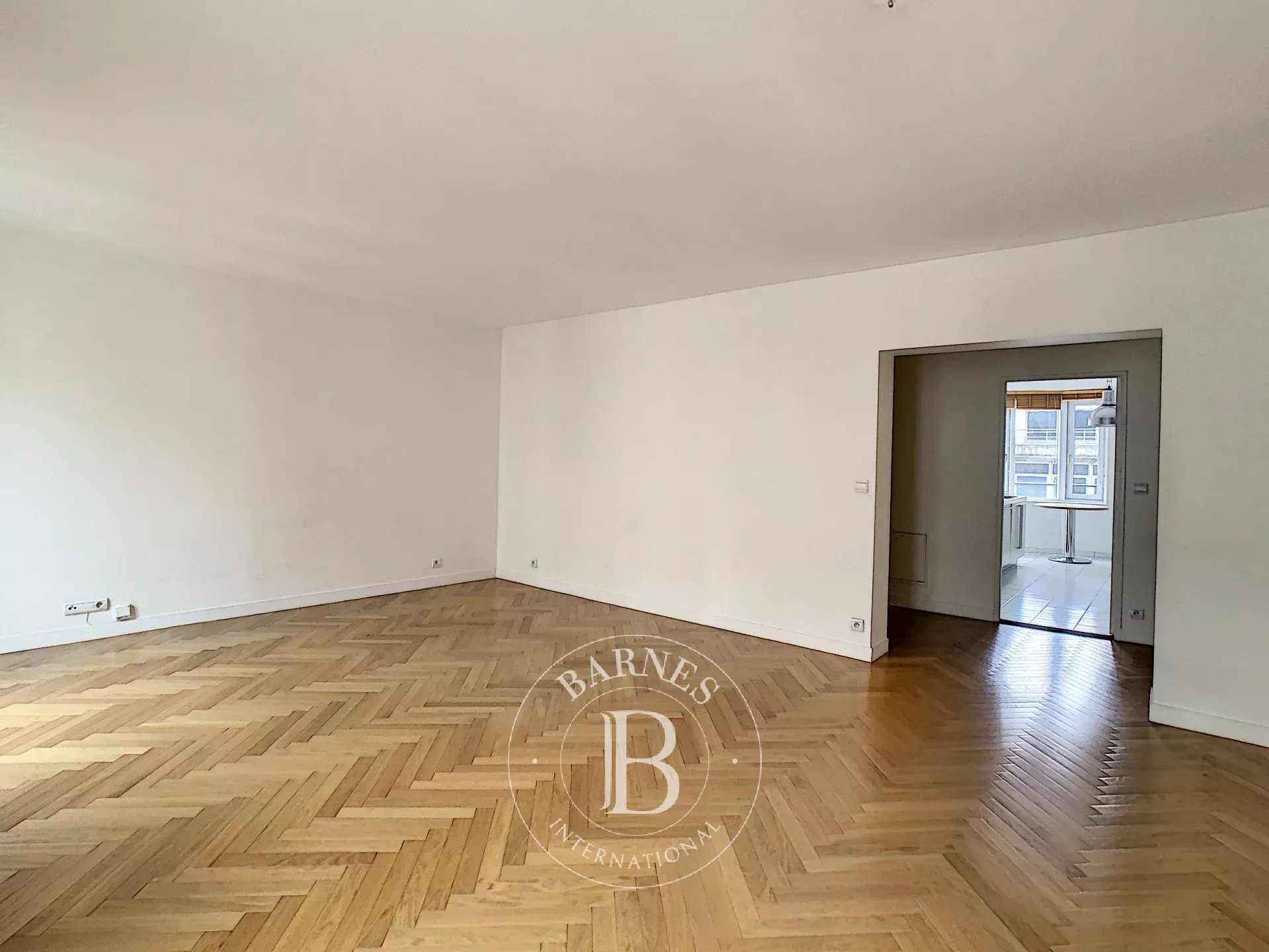 Daire Paris 8ème - picture 4