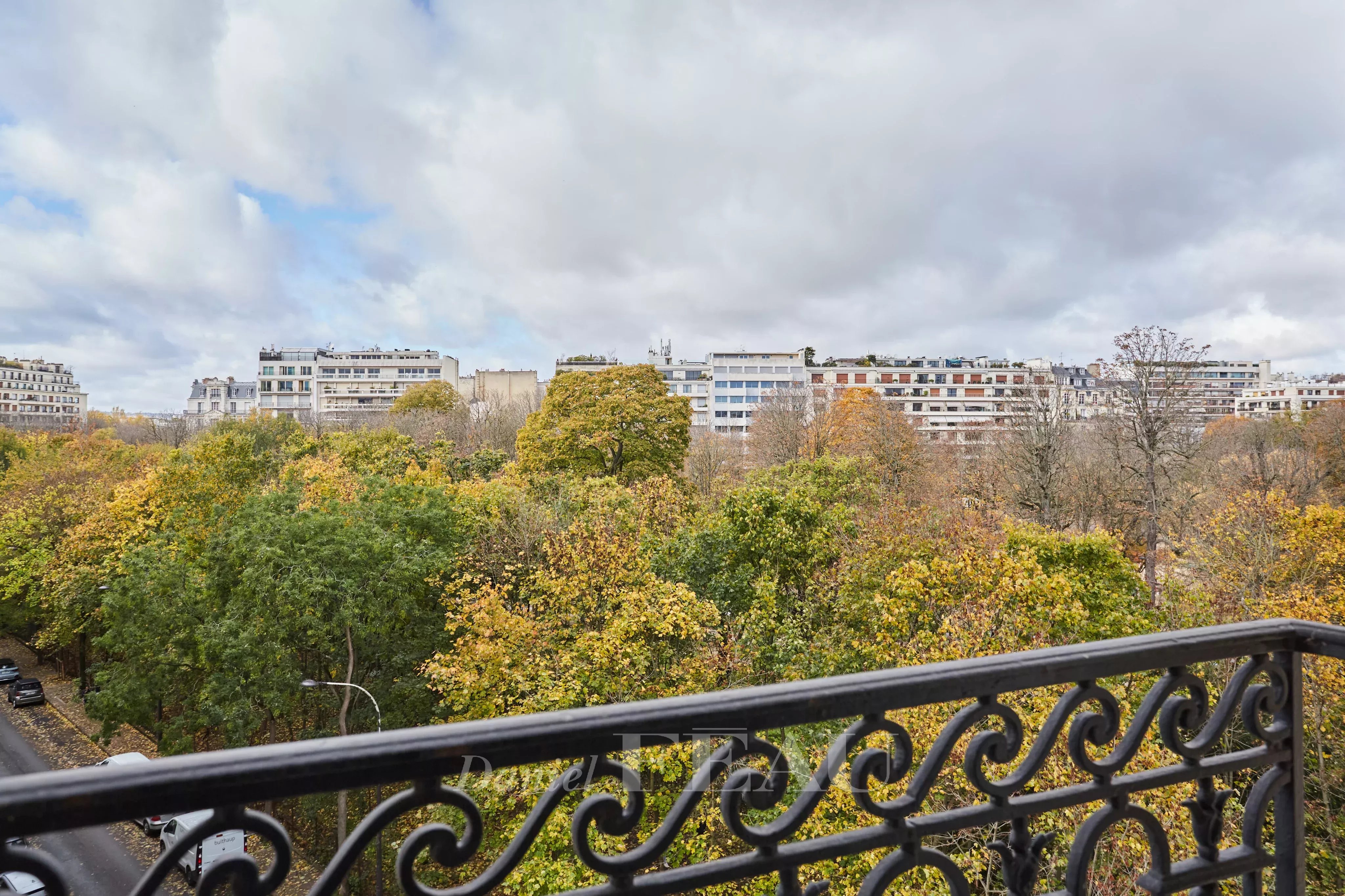 Sale Apartment Paris 16th