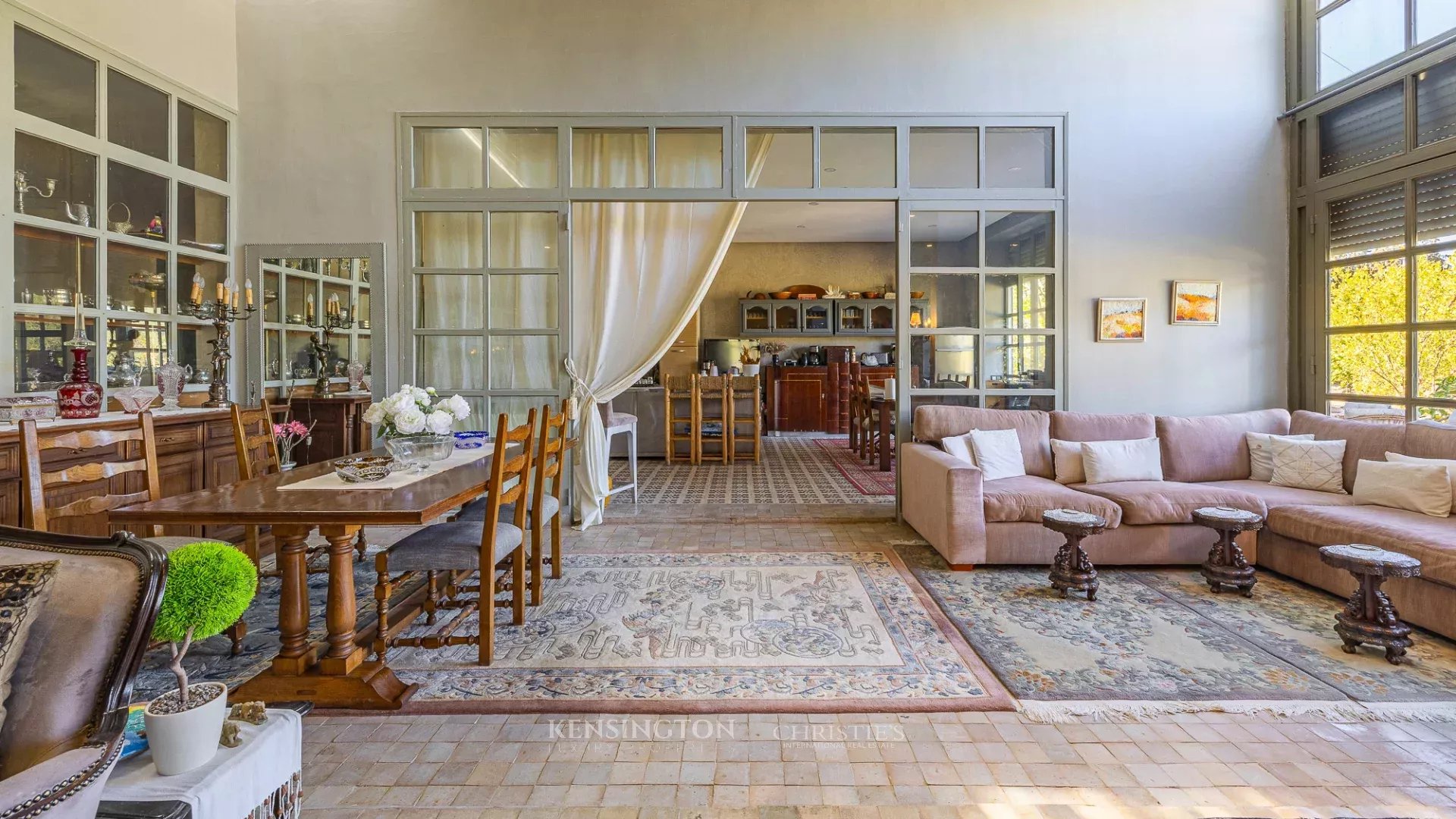 8 Bedroom Villa/Townhouse's Image 37