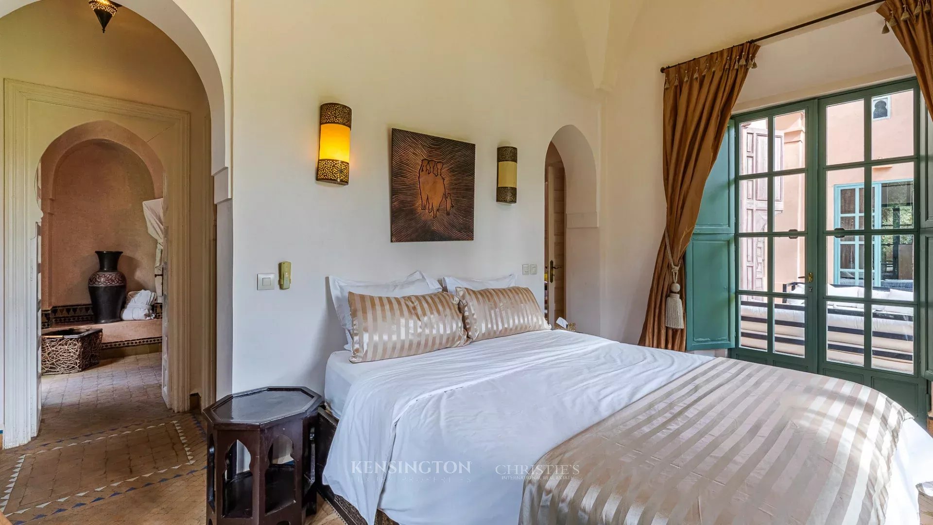 5 Bedroom Villa/Townhouse's Image 12