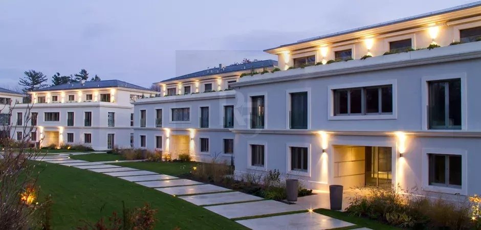 Exceptional waterfront apartment — photo 1