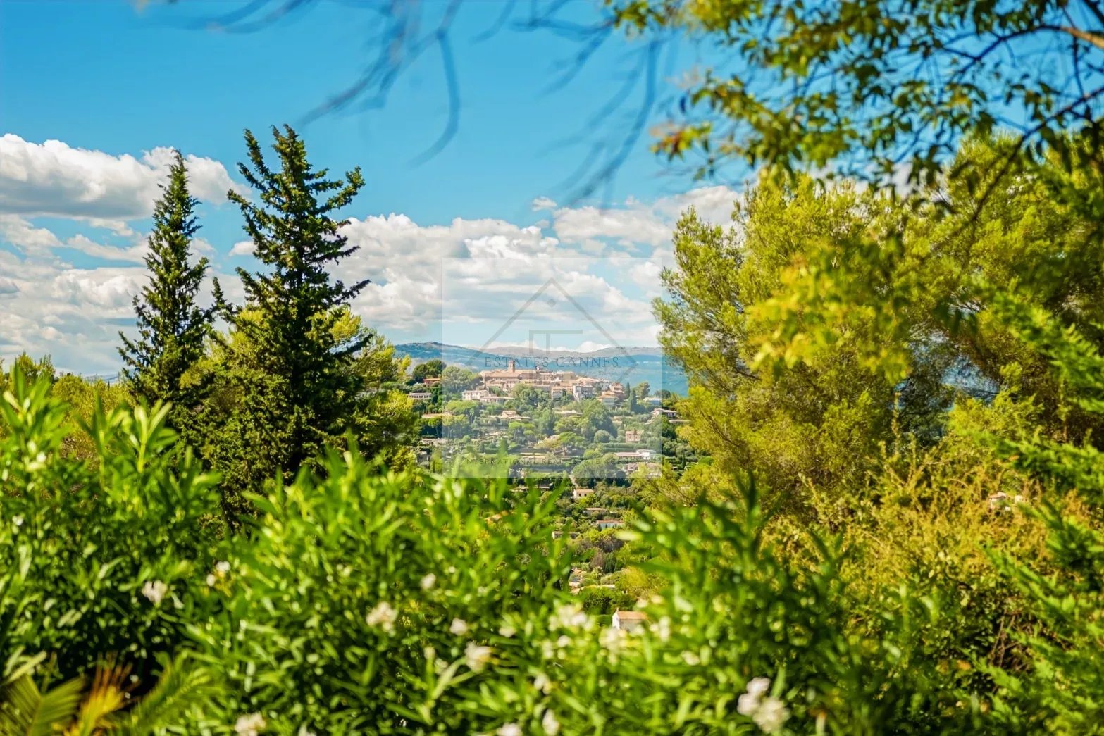 Superbe villa neuve de style provençal – Vue panoramique & intimité absolue — photo 41
