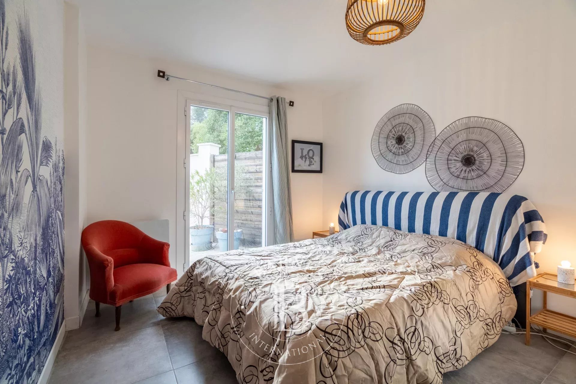 Ev Cassis - picture 17