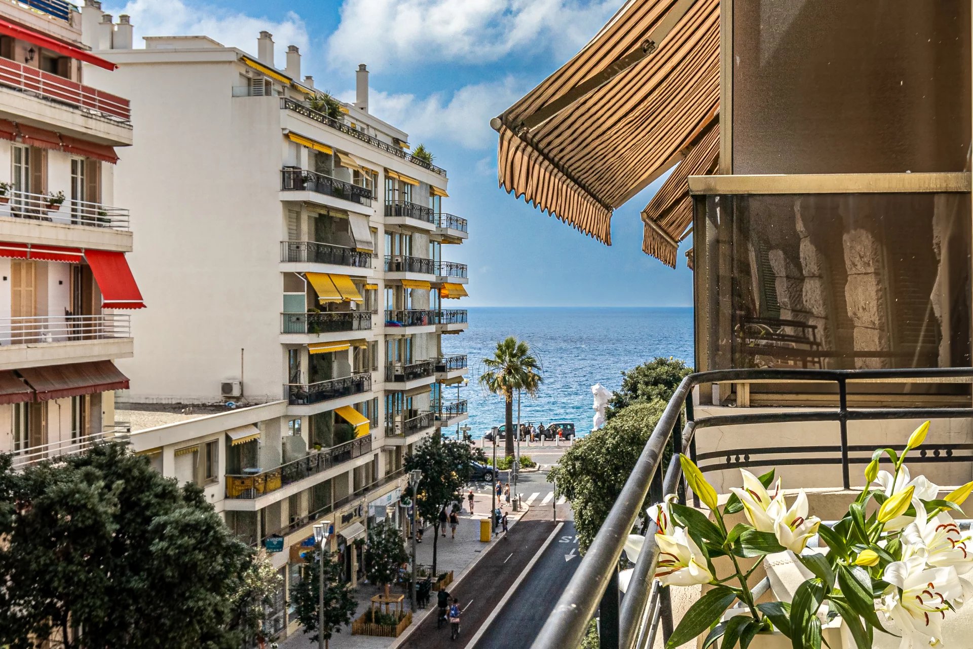 Renovierte 4-zimmerwohnung, 3 Balkone, Meerblick, Carré d'Or in Nizza