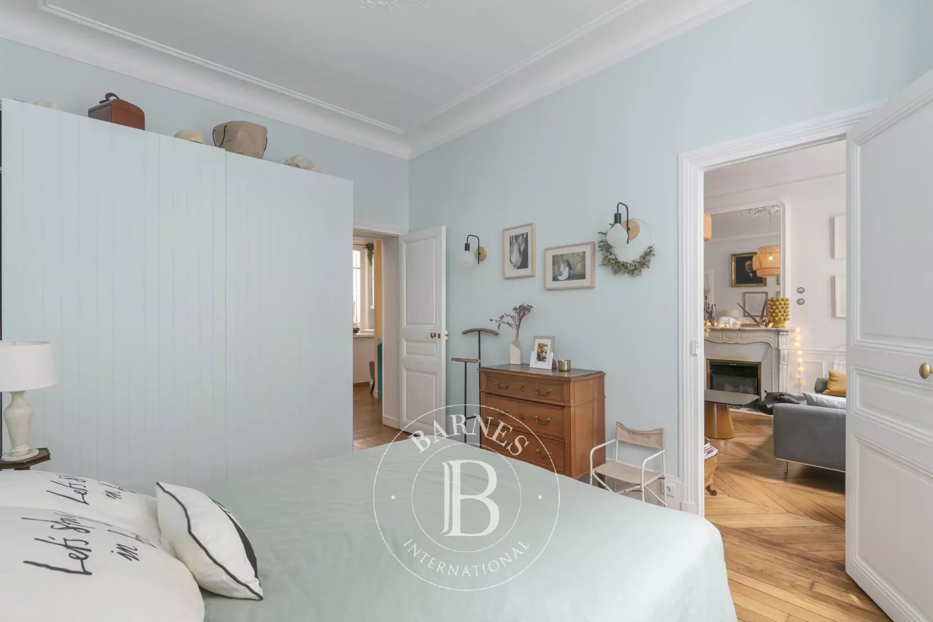 Exclusive - Neuilly-Town Hall- 3-bed apartment - Period charm - Possible office space. - picture 13