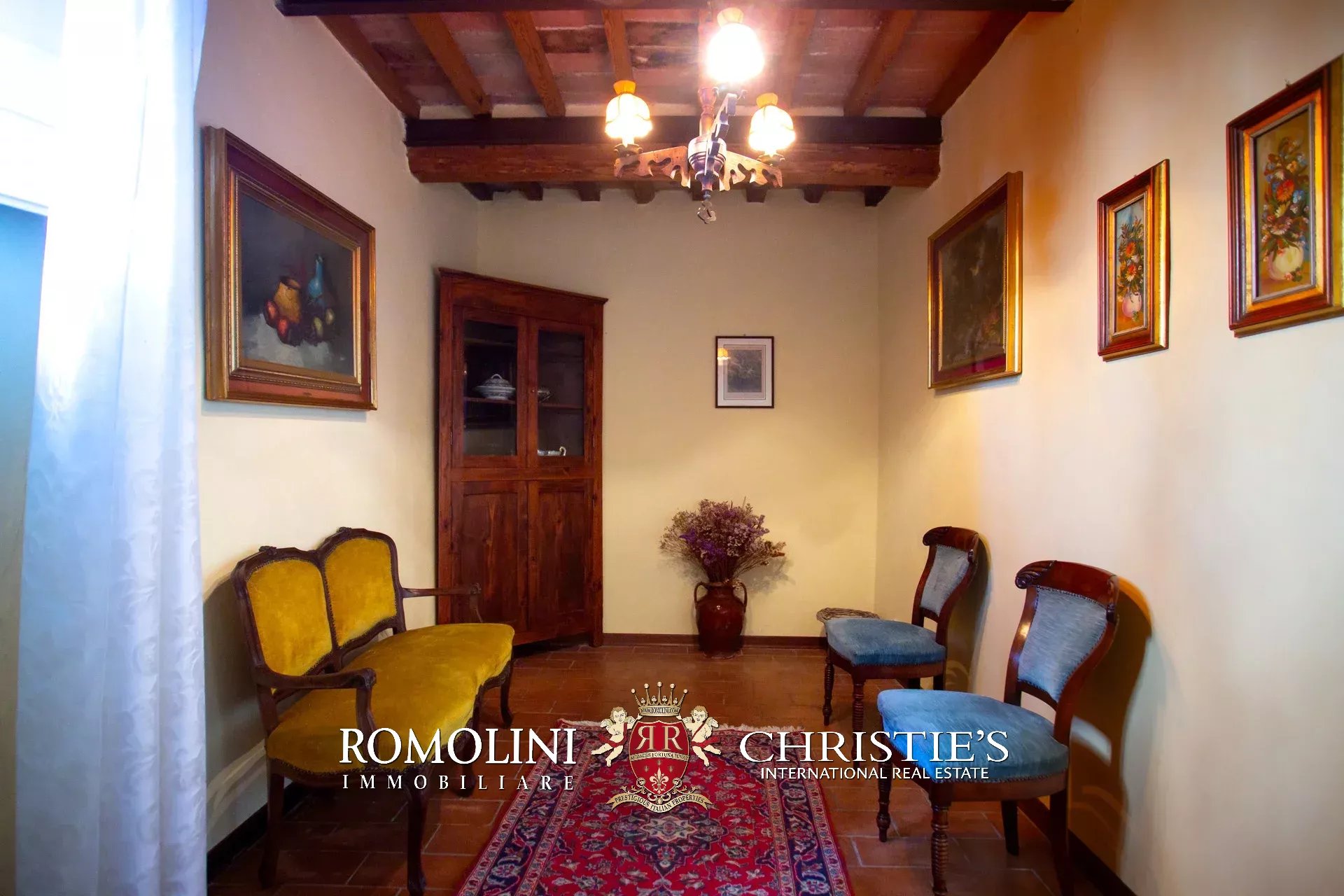 7 Bedroom Villa/Townhouse's Image 21