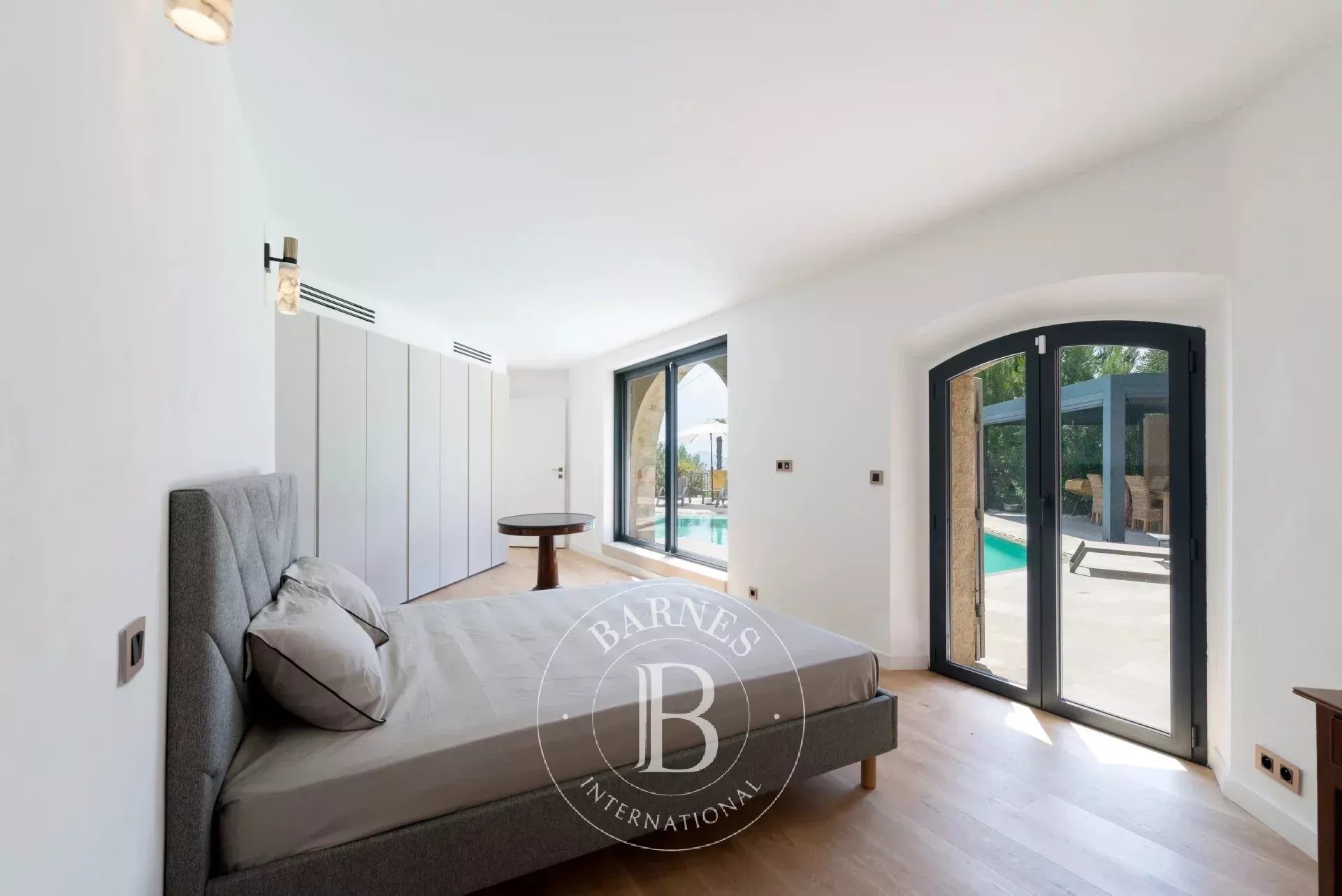 Ev Mougins - picture 10