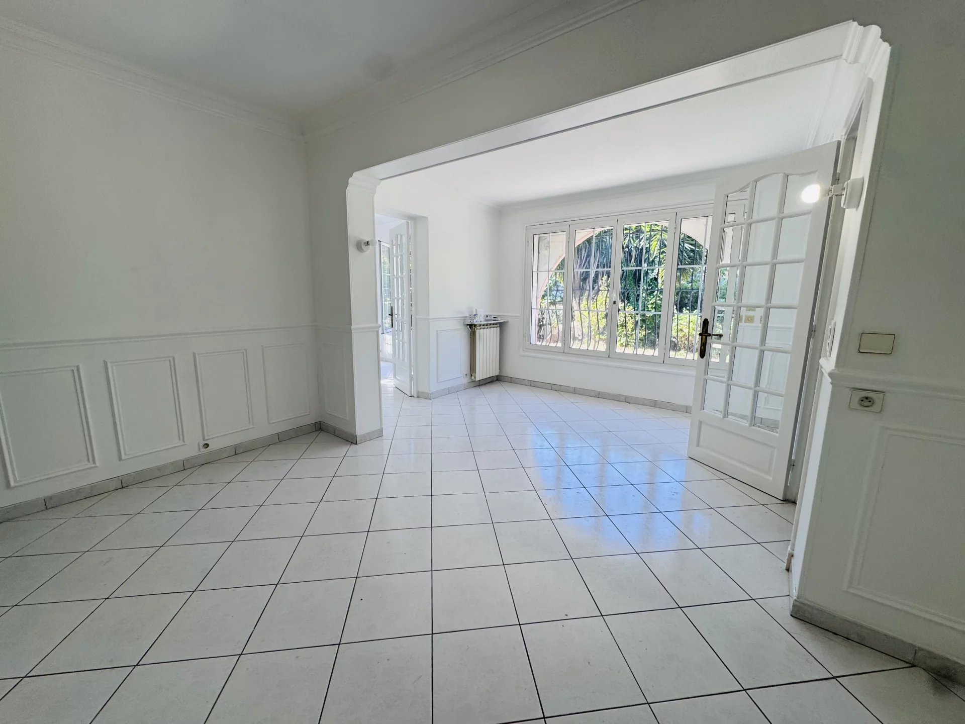 LOCATION NICE VINAIGRIER BAS DE VILLA T4
