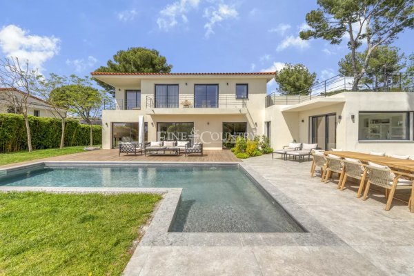 Hedendaagse Luxe Villa in Le Cannet met Uitzicht op Zee — photo 2