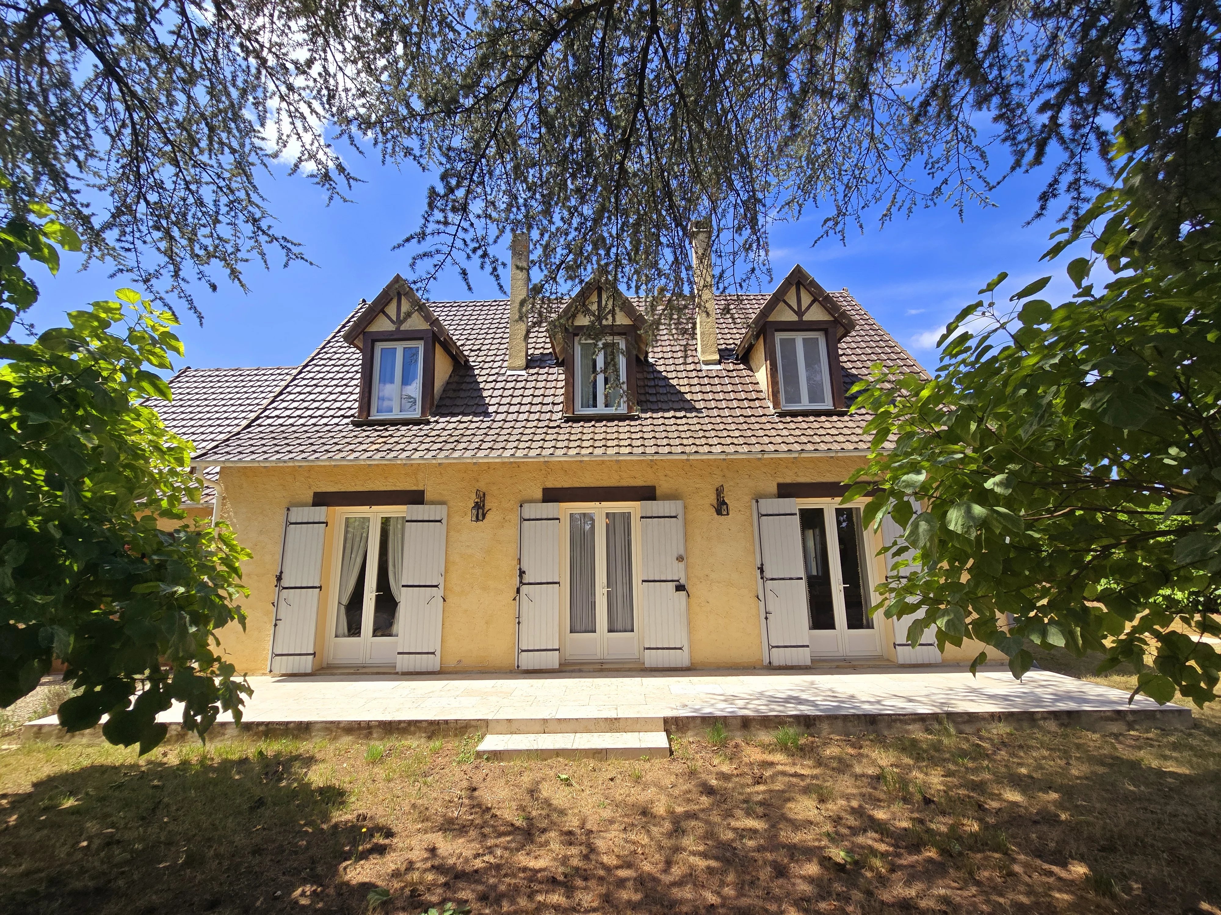 Charming 3-Bedroom Family Home with Pool – Walkable to Eymet