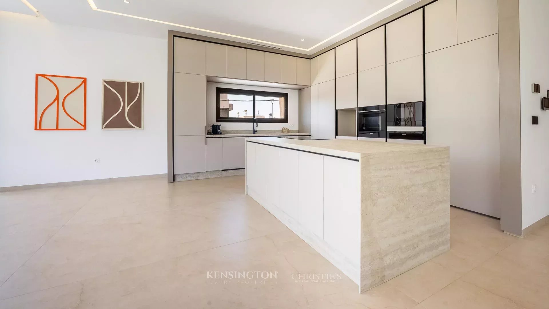 5 Bedroom Villa/Townhouse's Image 16