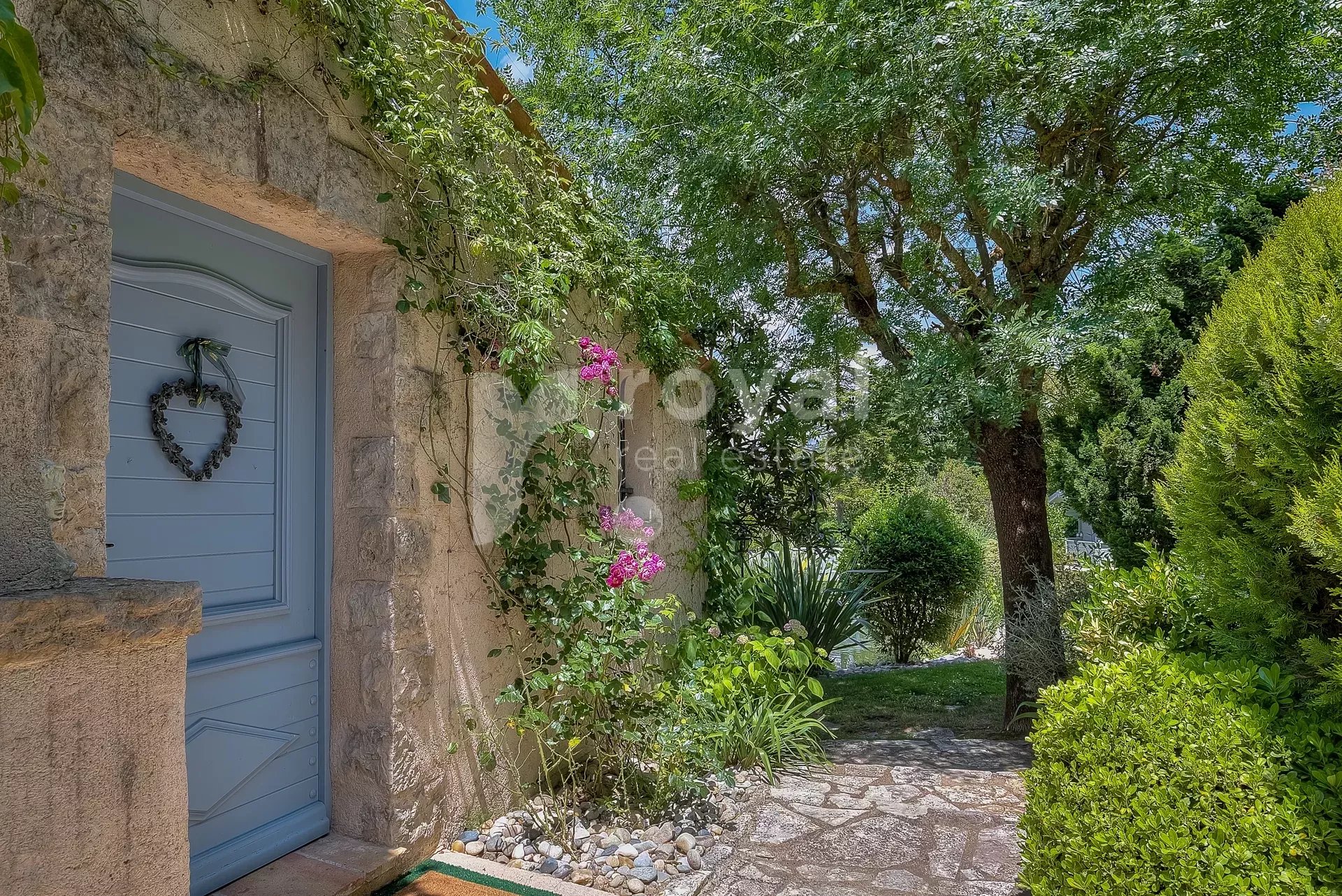 Villa provençale avec jardin dans un domaine fermé, proche Valbonne — photo 19