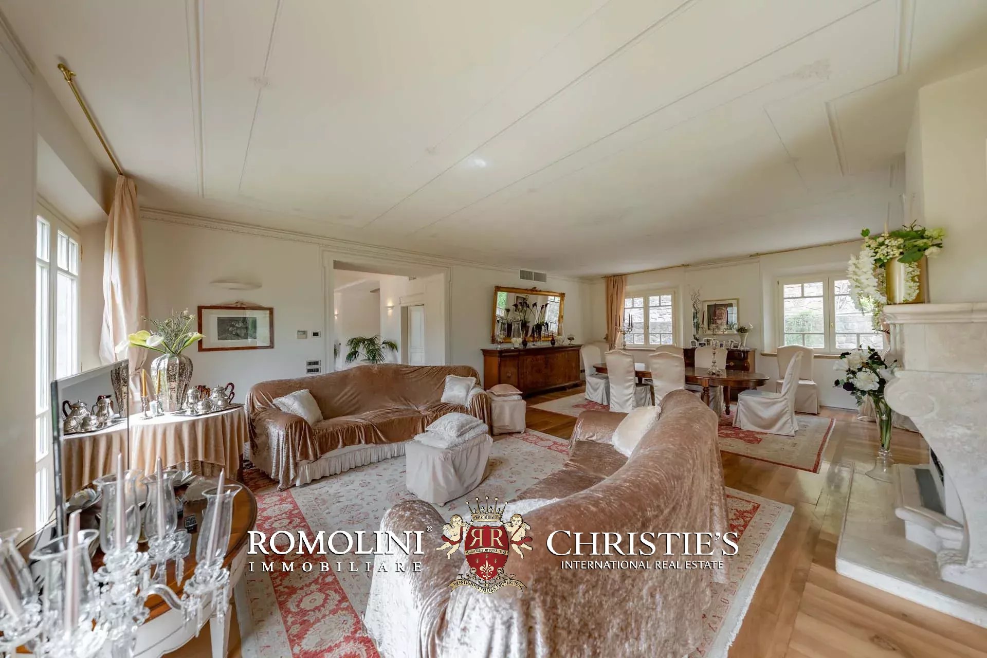 10 Bedroom Villa/Townhouse's Image 6