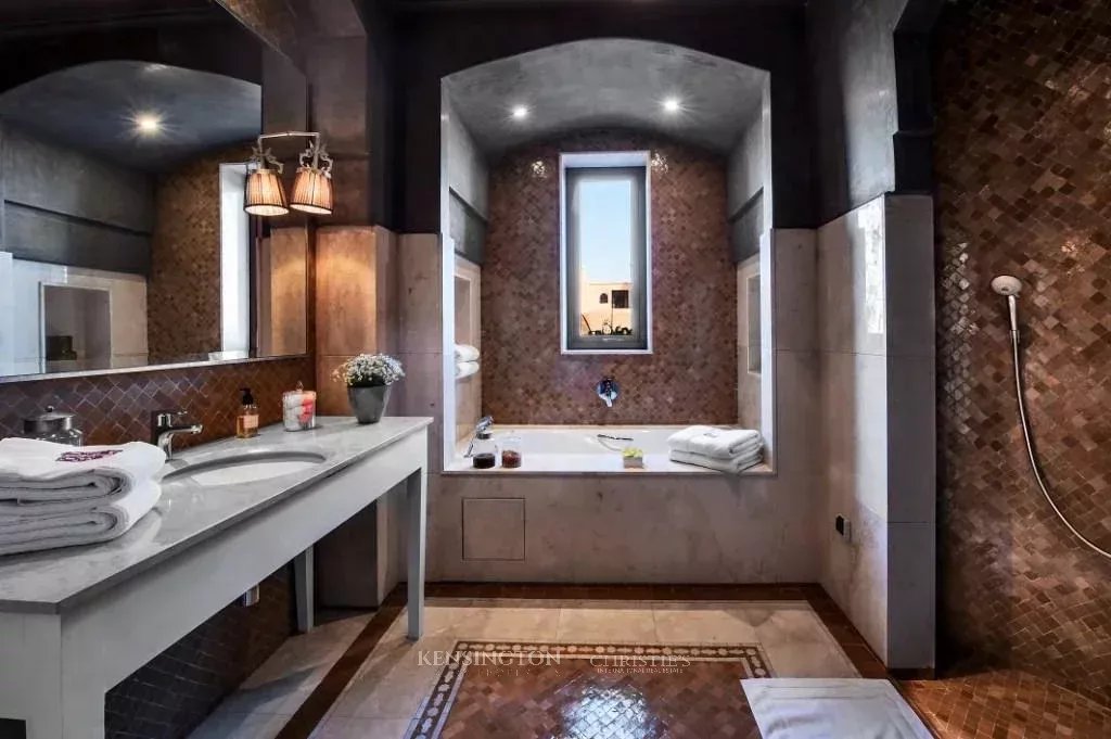 6 Bedroom Villa/Townhouse's Image 18