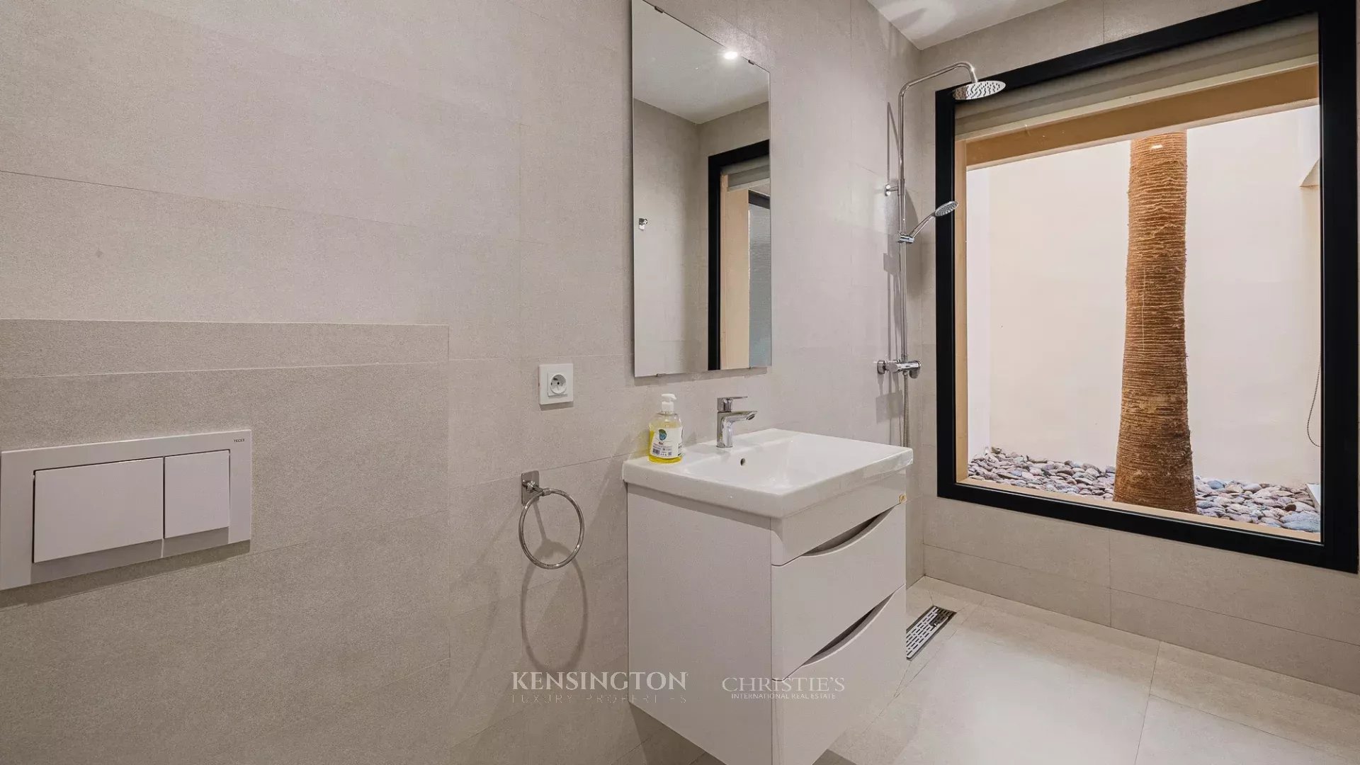 5 Bedroom Villa/Townhouse's Image 16