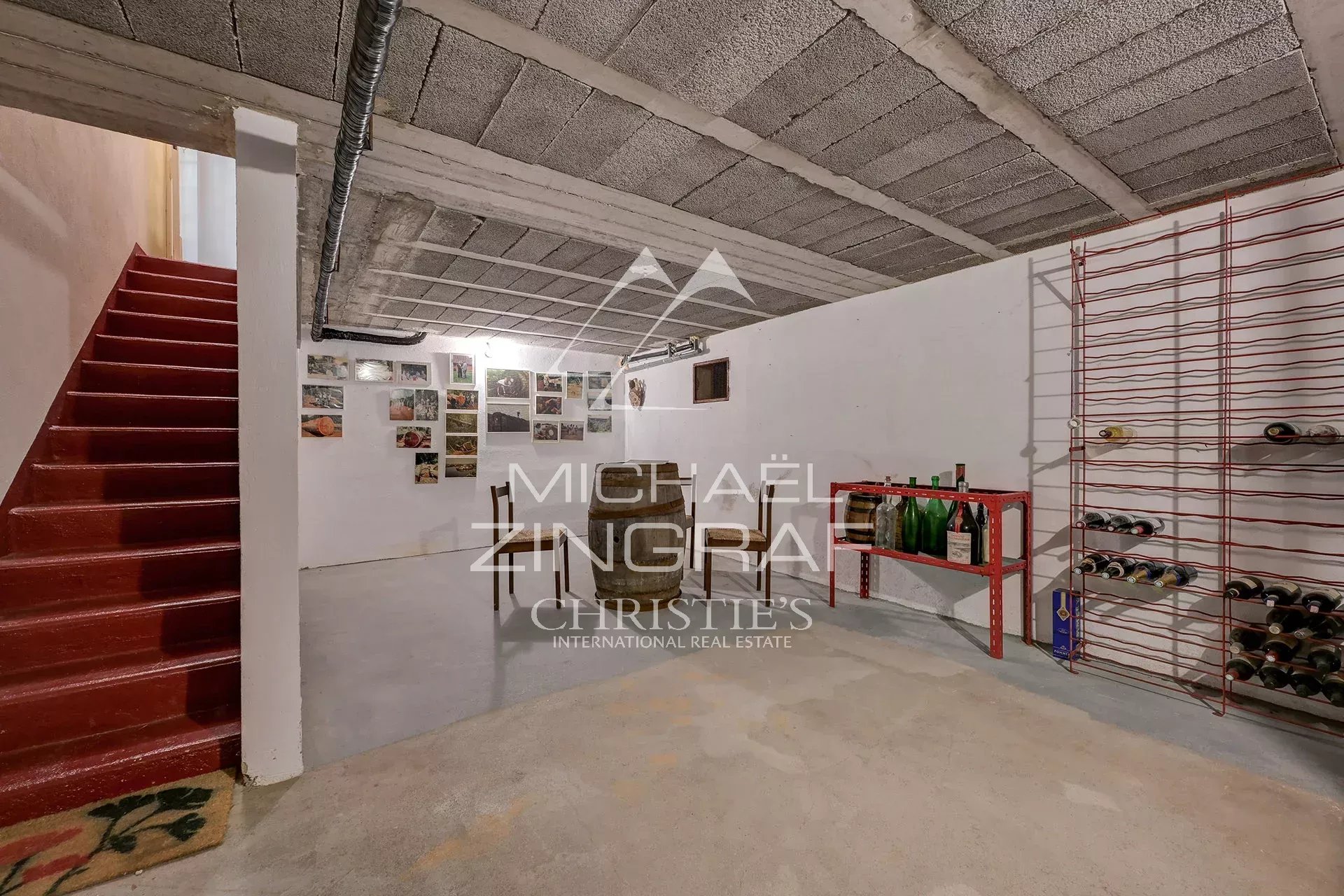 5 Bedroom Villa/Townhouse's Image 6