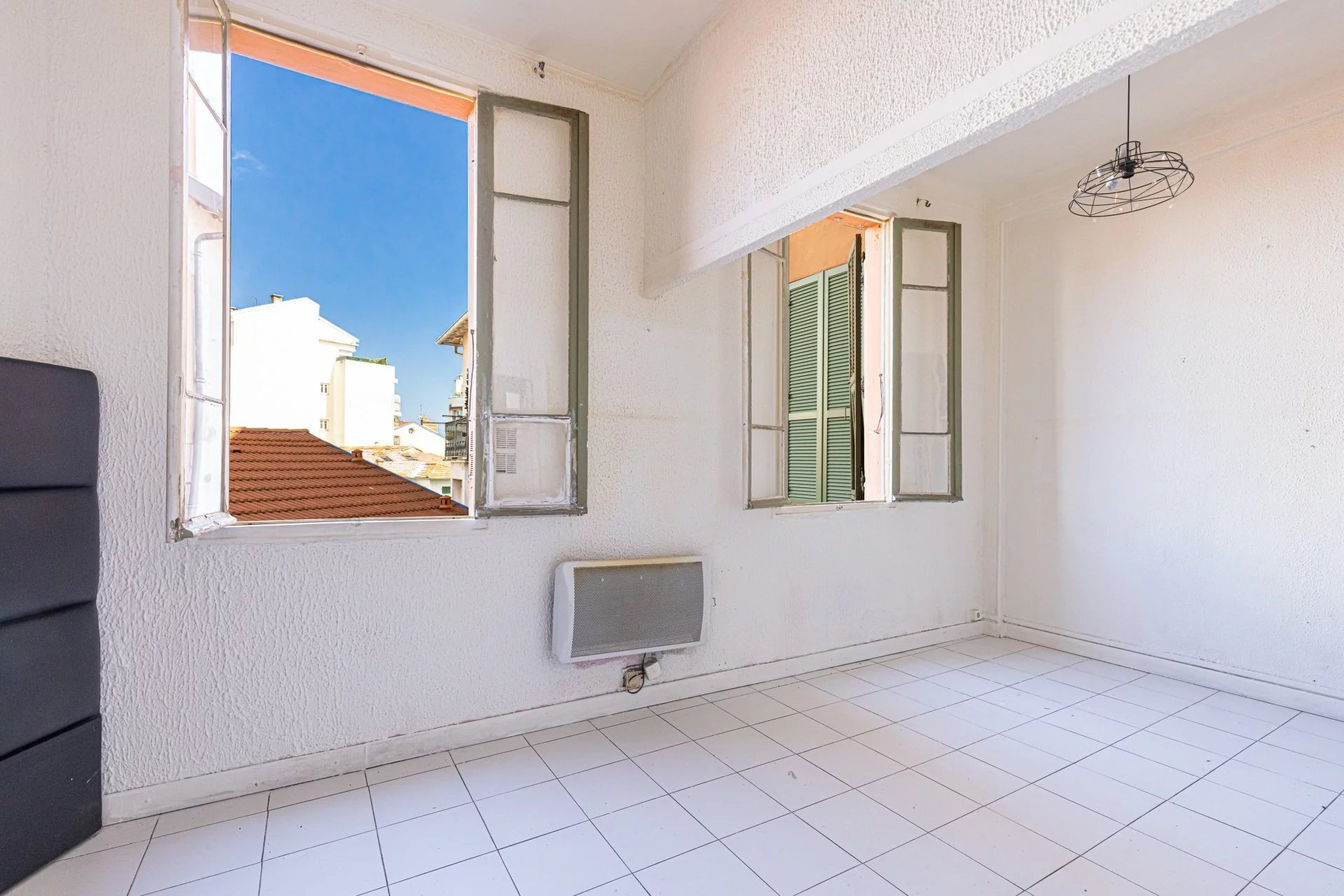 Nice Ouest / Magnan - Grand Studio à Rénover