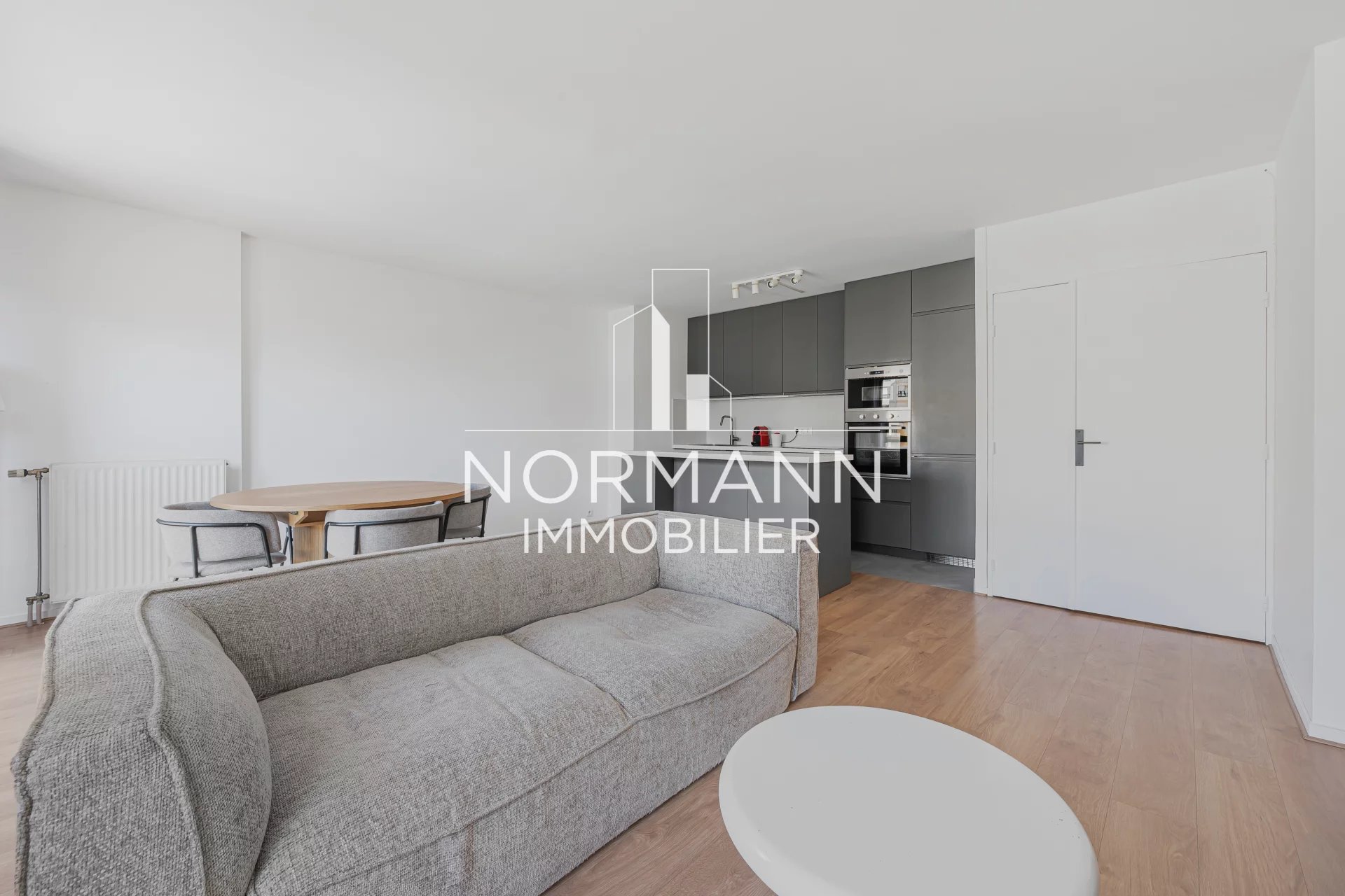 Sale Apartment Levallois-Perret Front de Seine