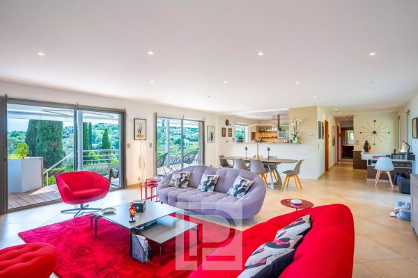 Contemporary Luxury Villa in Mougins | Panoramic Hillside Family Estate — photo 6