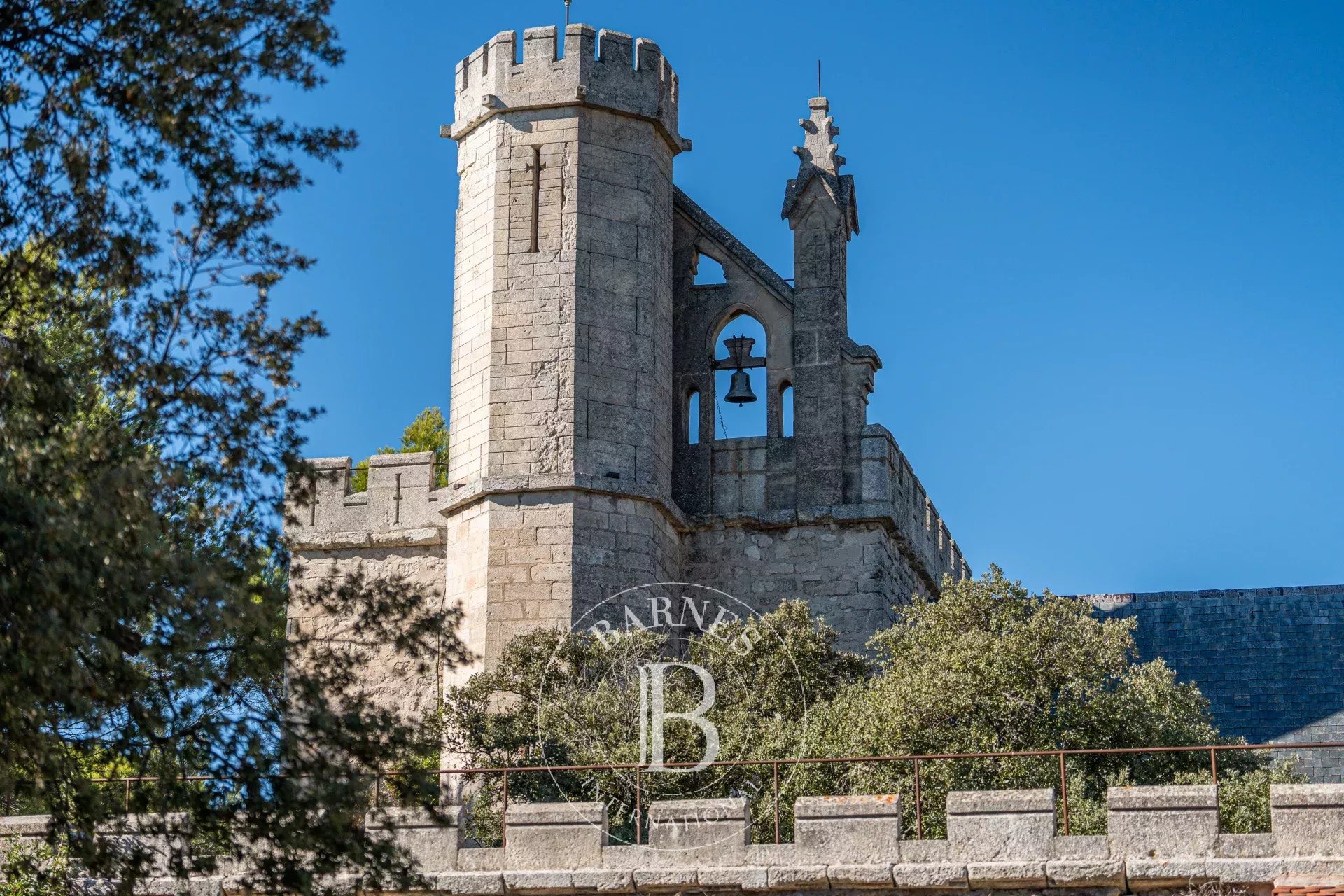 COUNTRY OF AIX EN PROVENCE - GATES DU LUBERON - CASTLE AND MAS 18th CENTURY - 6 ROOMS - ANNEXES - FOREST ESTATE 70 HA - PANORAMIC VIEW - picture 25