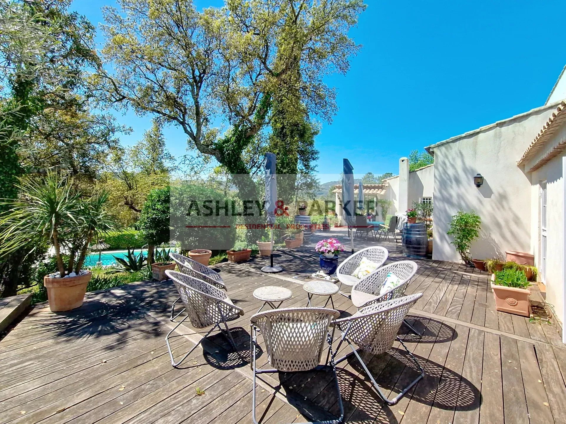 DOMAINE DES CHARLES - MAISON 5 PIECES - Photo 4
