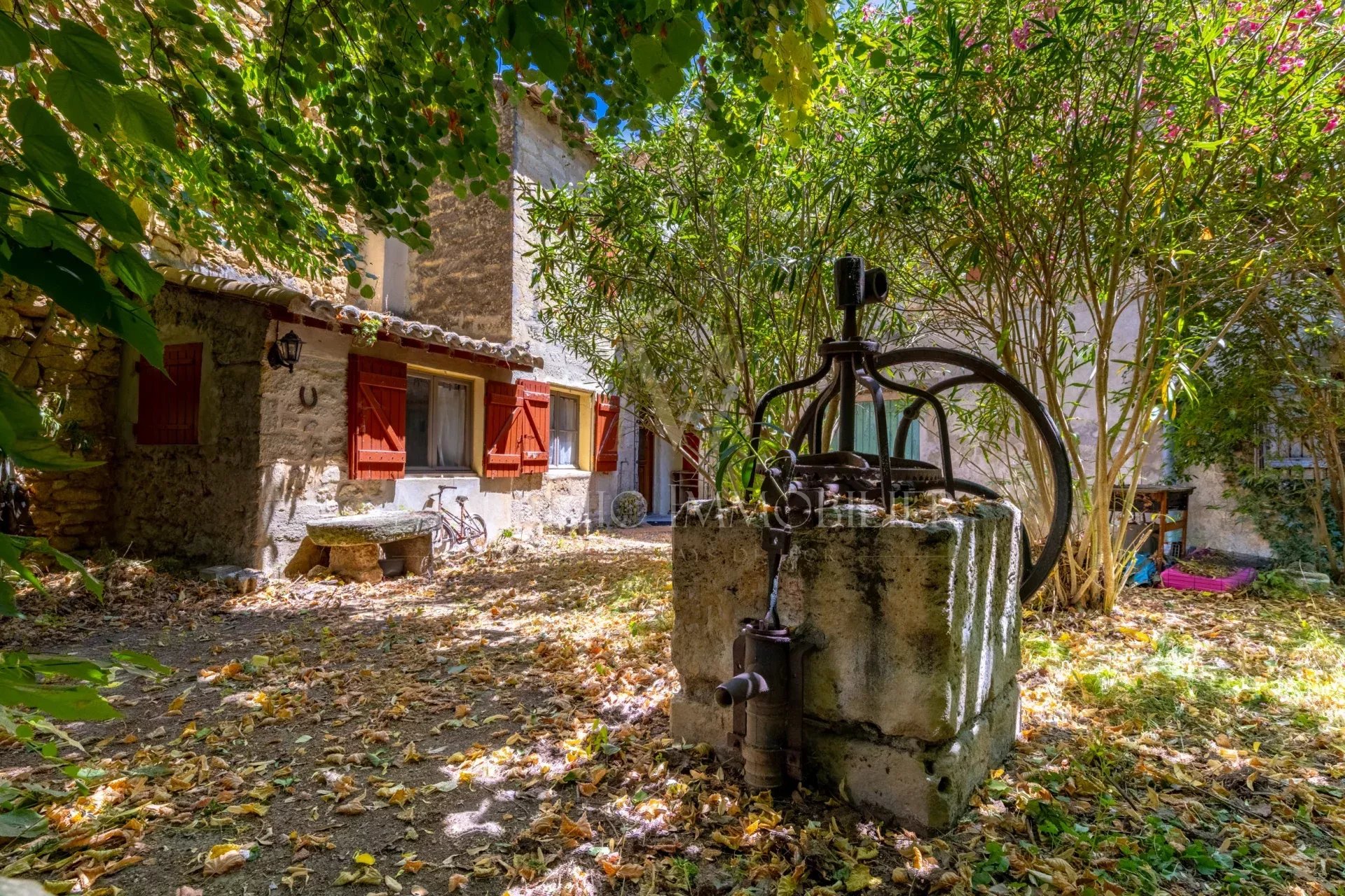 Propriété ancienne - Parcelle de 1 489 m²