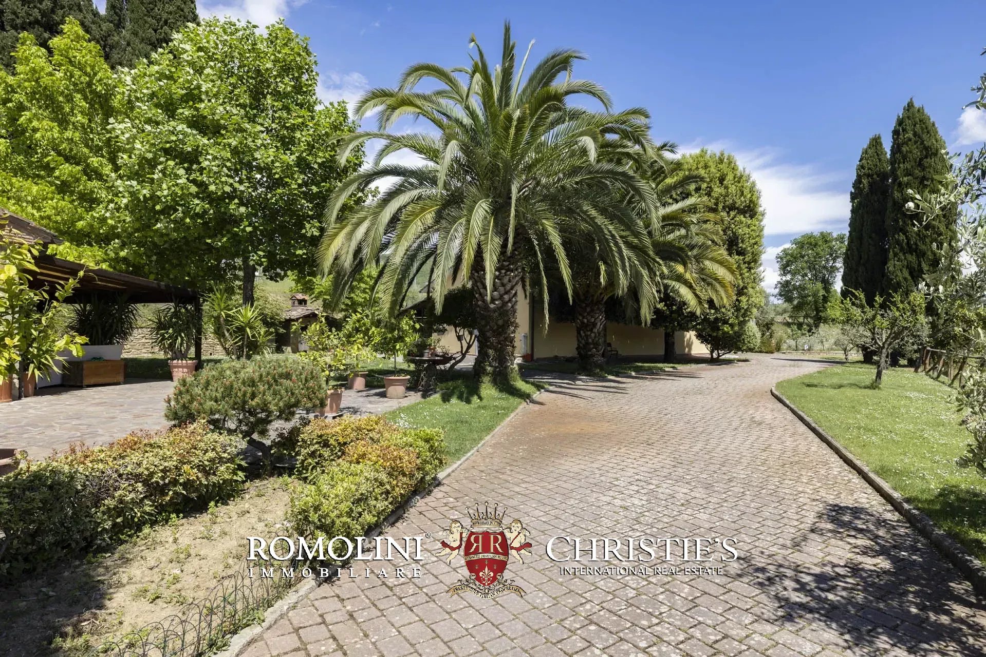 5 Bedroom Villa/Townhouse's Image 14