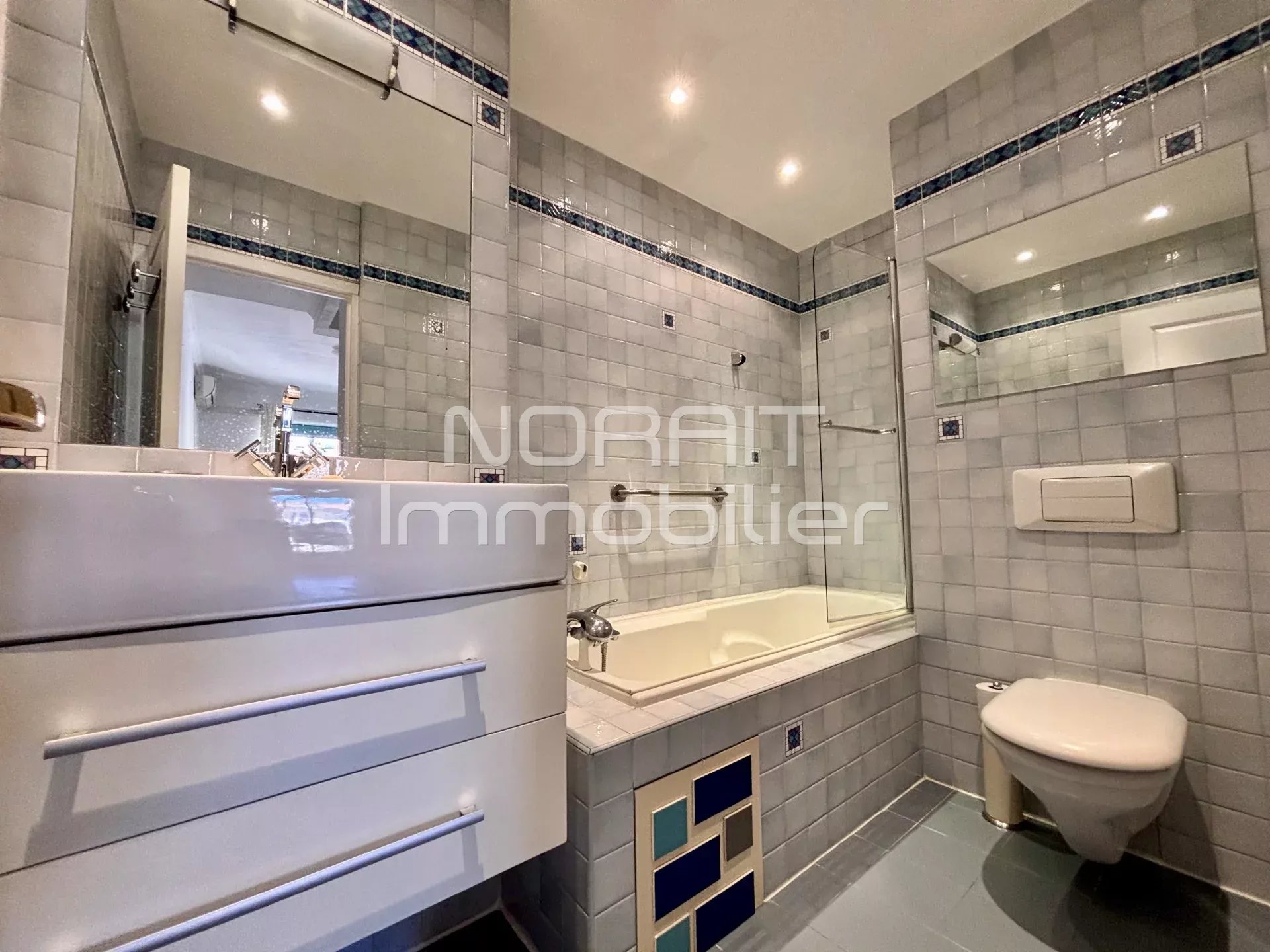 NICE - CARRE D'OR - STUDIO de 28.38 m2- AVANT DERNIER ETAGE - Photo 5