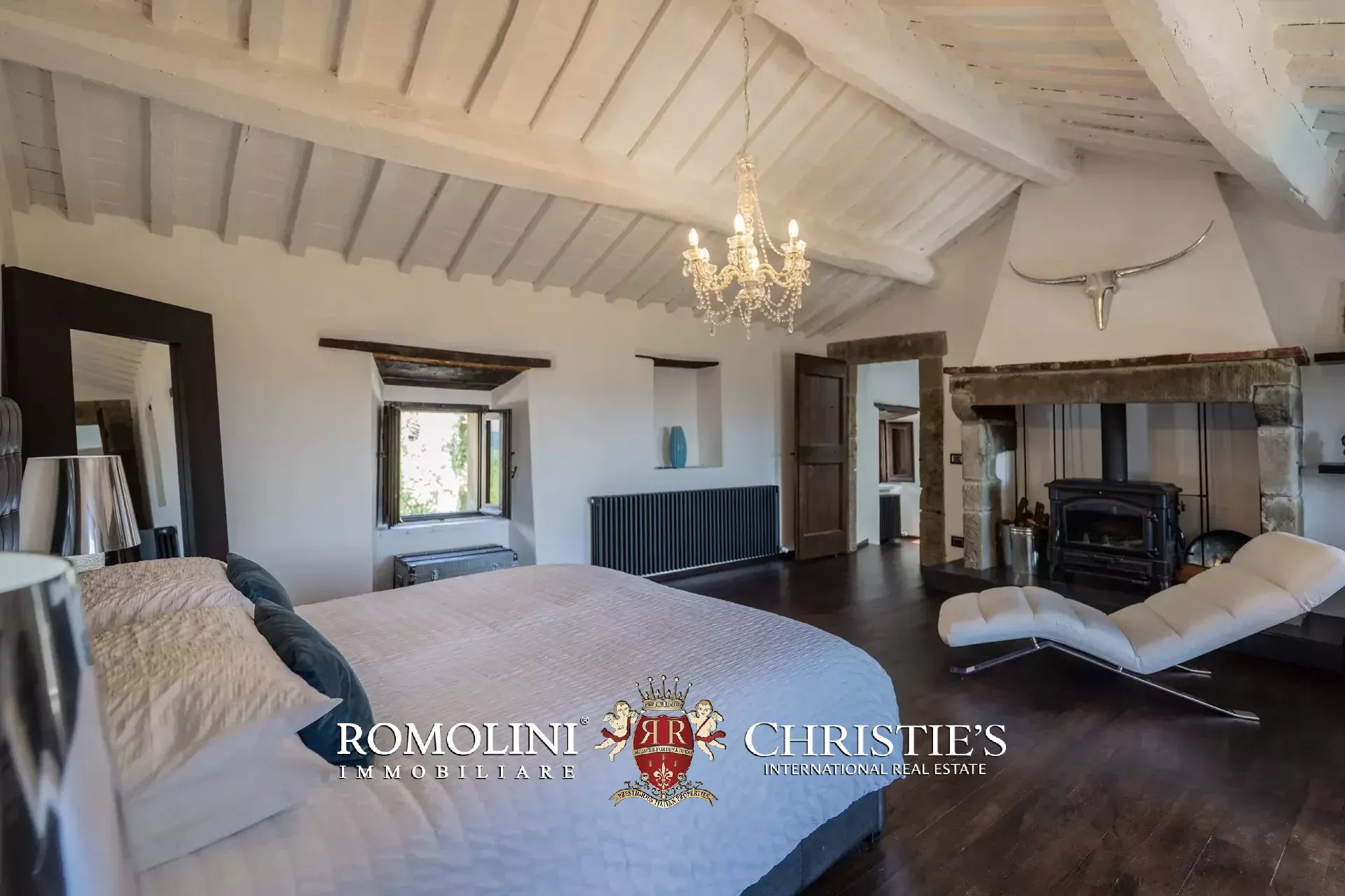 6 Bedroom Villa/Townhouse's Image 44