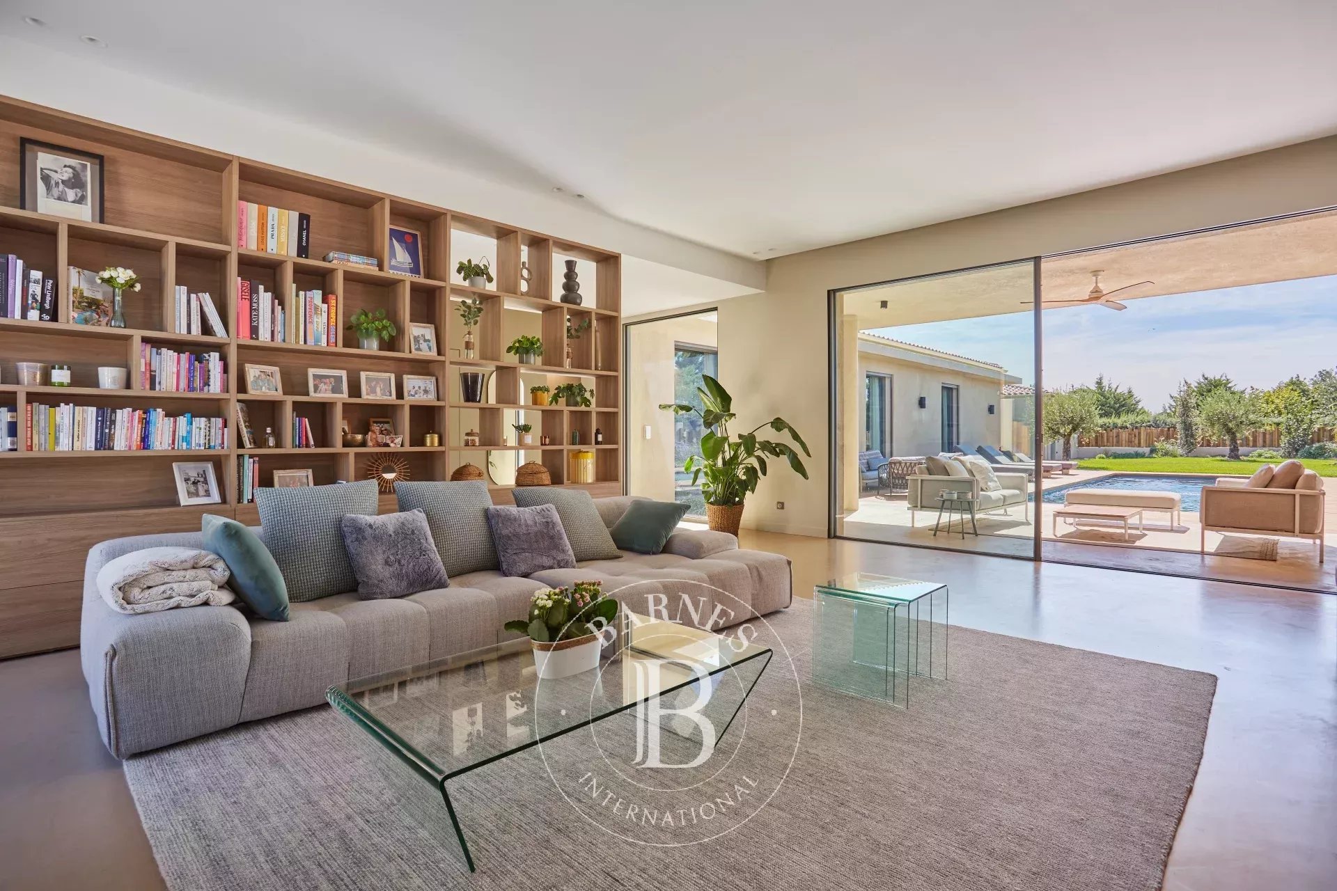 AIX-EN-PROVENCE — SINGLE-STORY HOUSE — 5 EN-SUITE BEDROOMS — HEATED POOL — WALKING DISTANCE TO AMENITIES - picture 10