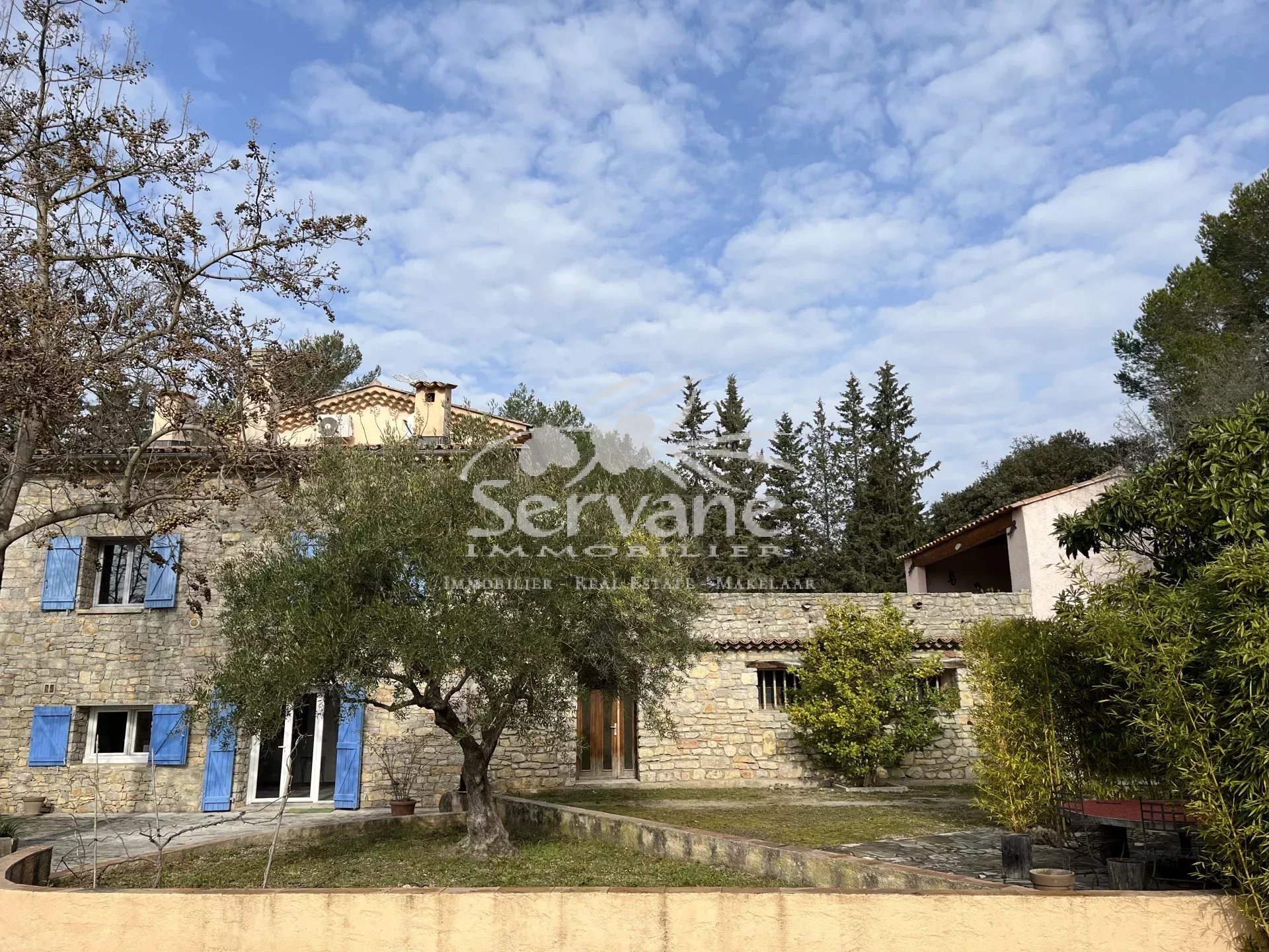 LORGUES CHARMING MAS IN PROVENCE WITH POOL