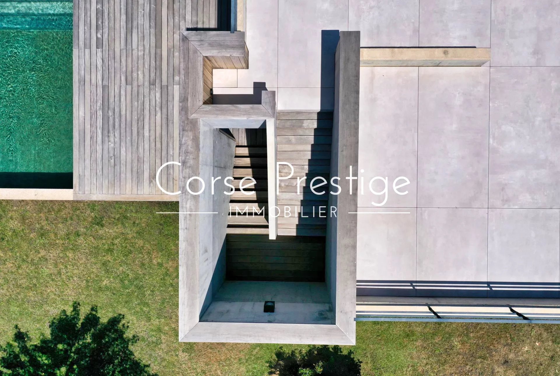 villa contemporaine - vue mer et piscine - golfe du valinco image6