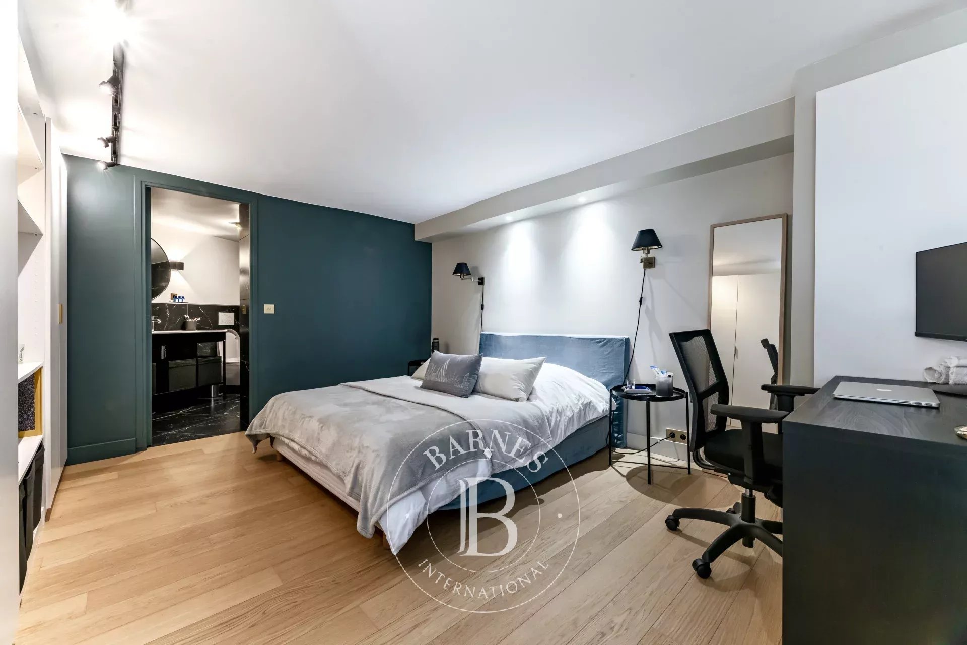 Paris 16 – Arc de Triomphe – 1-Bedroom Apartment – Prestigious Building - picture 5