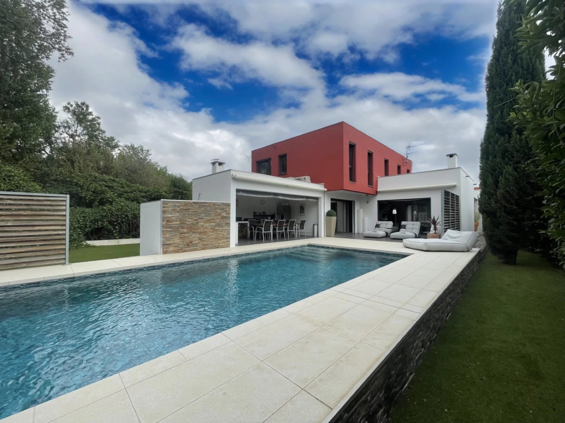 Villa Toulouges - picture 1