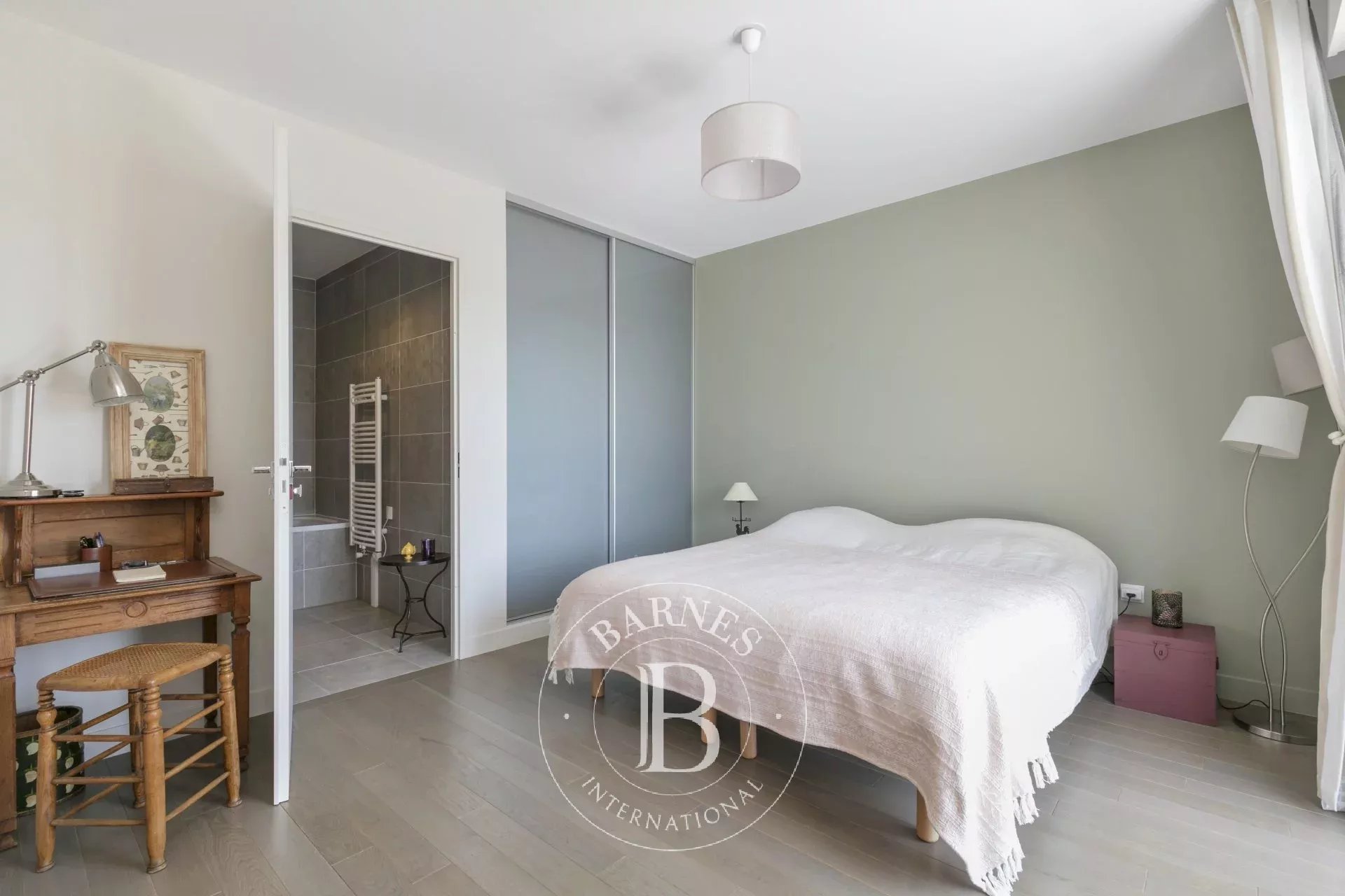 Daire Issy-les-Moulineaux - picture 12