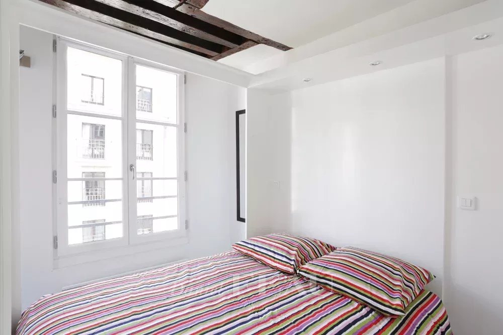 Rental Studio Paris 1st