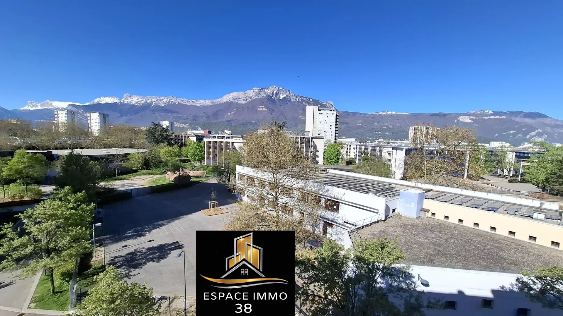 Studio refait à neuf de 29 m² avec terrasse - Photo 3