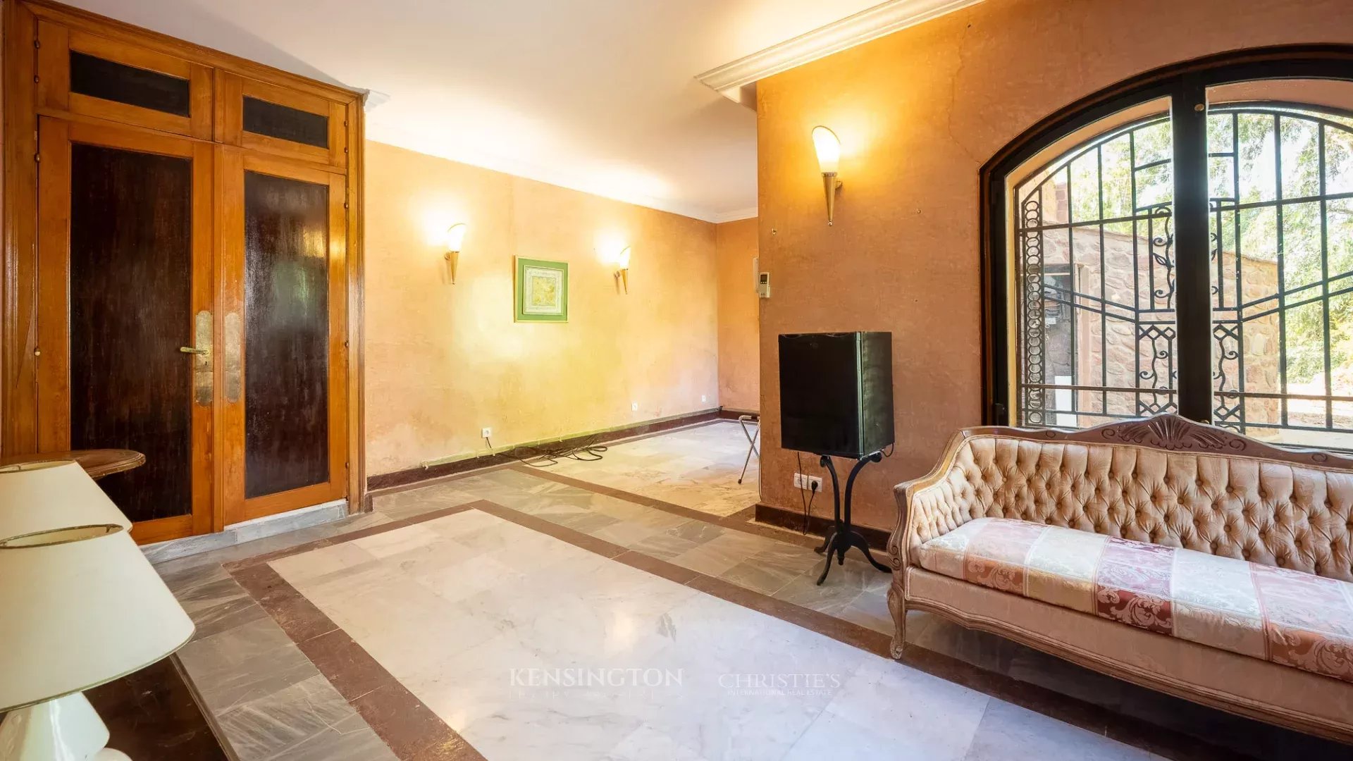9 Bedroom Villa/Townhouse's Image 8