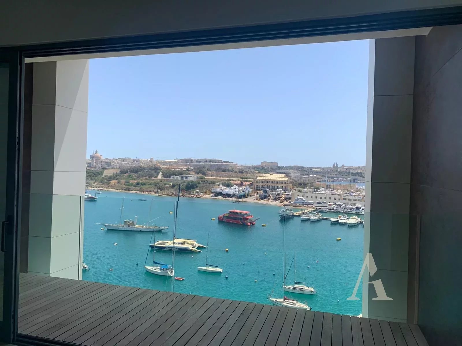 Luxurious Sliema Apartment with Stunning Seaview