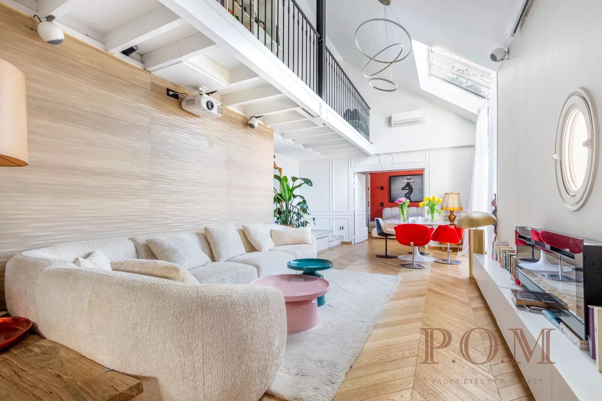 Appartement duplex dernier étage avec terrasse – Etoile