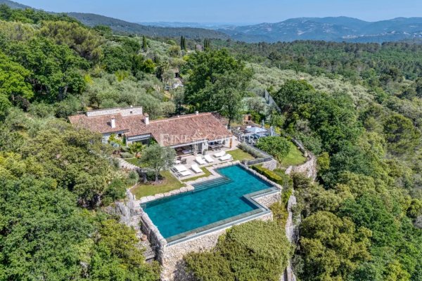 Estate for sale in Saint-Cezaire-sur-Siagne — photo 1