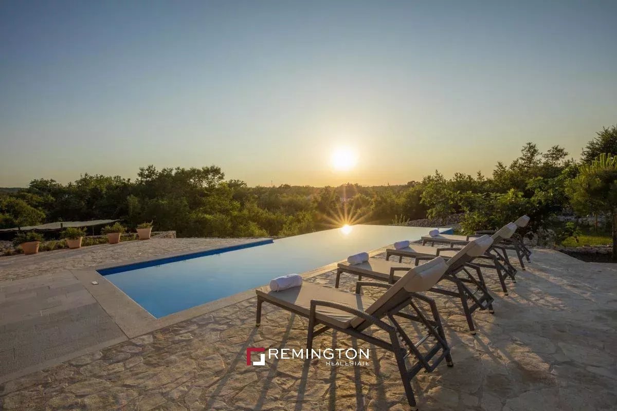 5 Bedroom Villa/Townhouse's Image 28