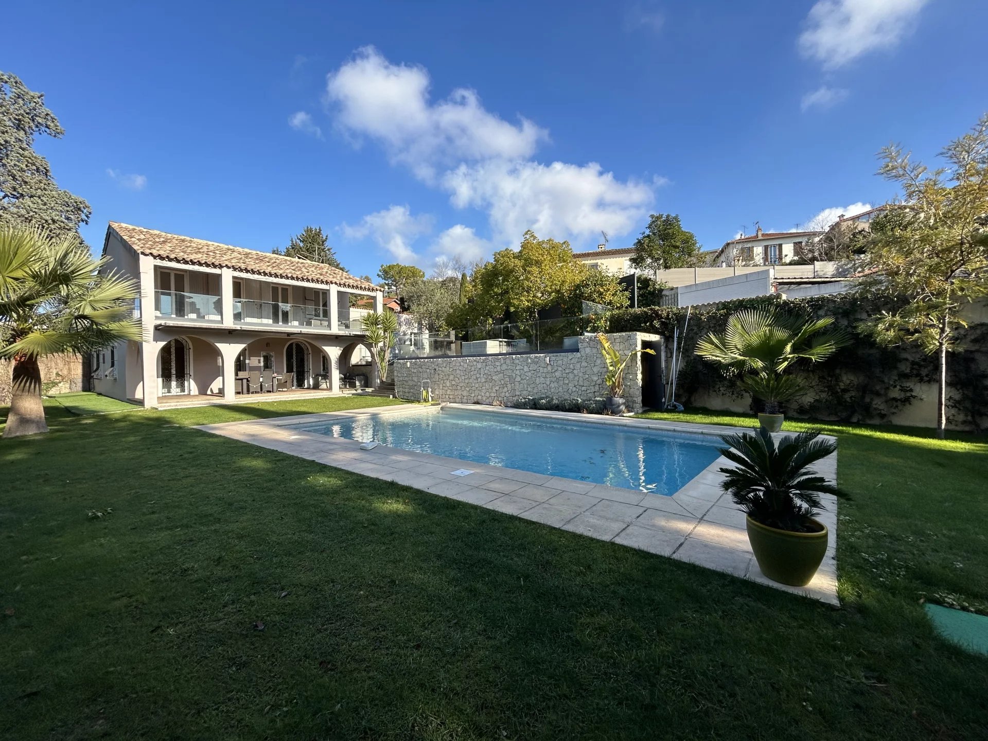 Agence immobilière de 