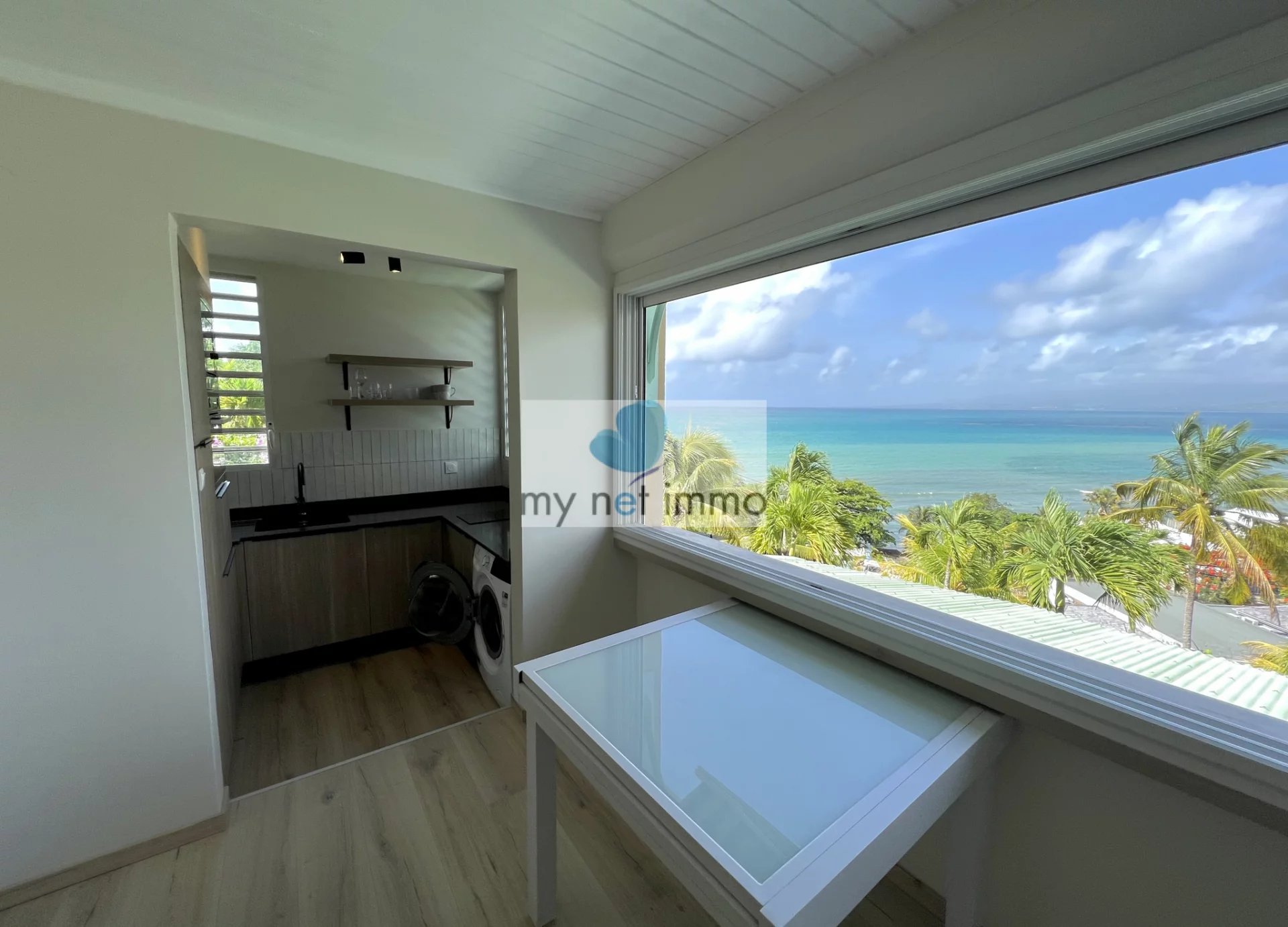 Appartement T1 magnifique vue mer à Bas du Fort, refait à ne