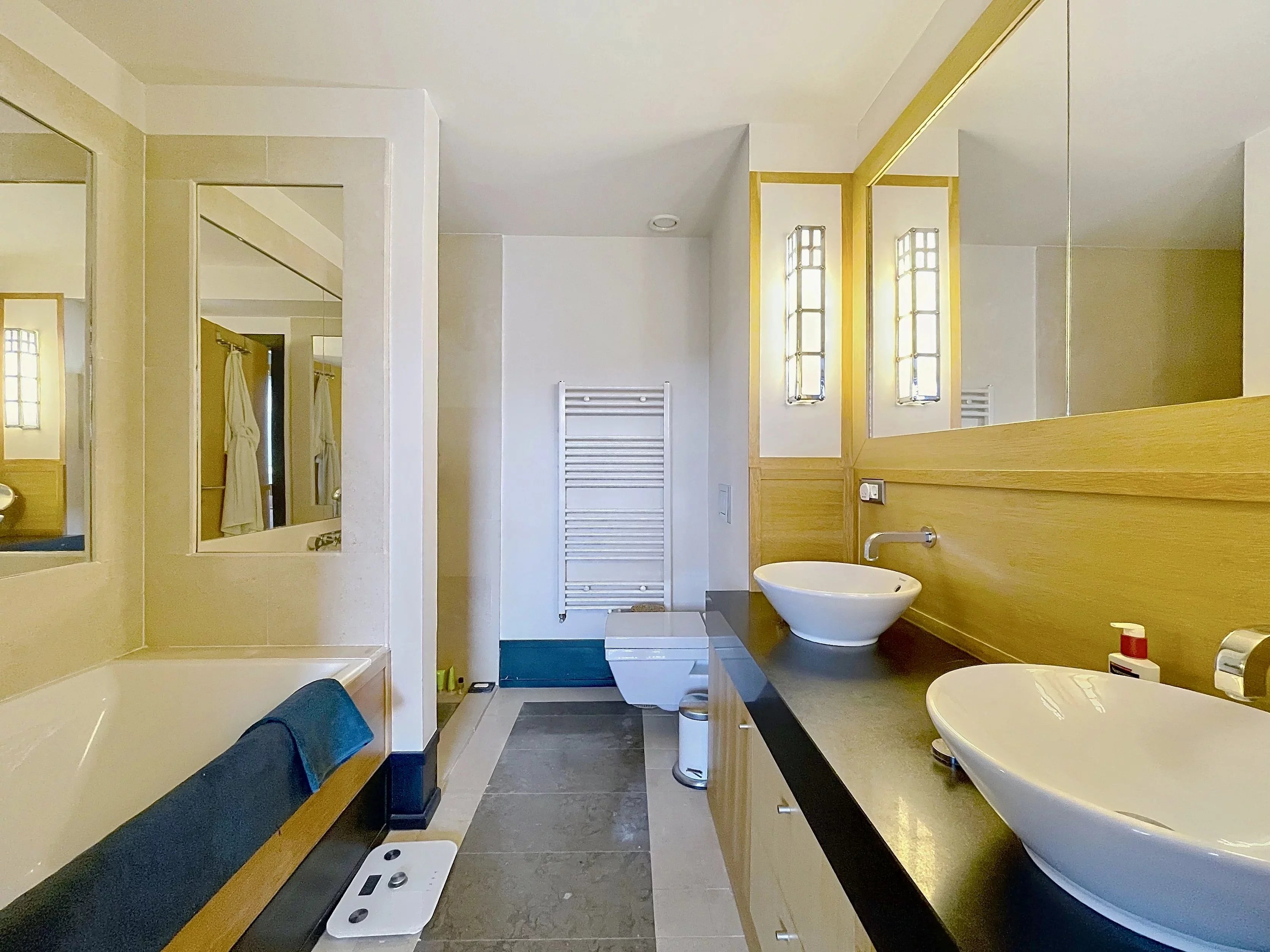 Avenue Louise/ Etangs dIxelles- Appartement de standing - Garage