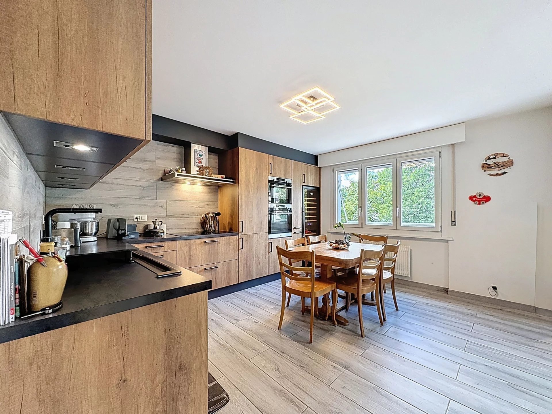 Spacieux 4.5 pièces entièrement rénové sans vis-à-vis